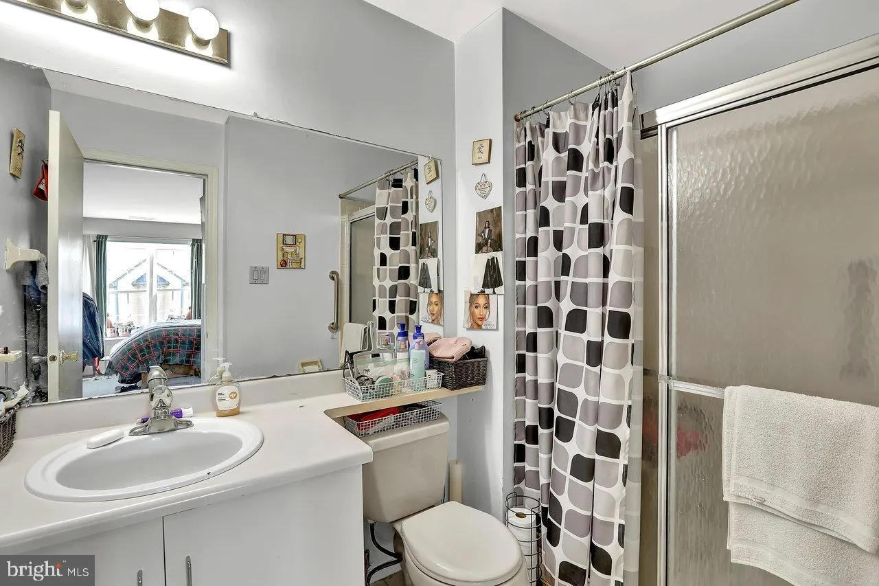 Mount Laurel, New Jersey 08054, United States, 2 Bedrooms Bedrooms, ,2 BathroomsBathrooms,Residential,Contingent,88801