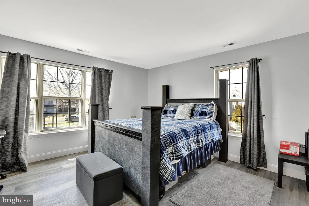 Mount Laurel, New Jersey 08054, United States, 2 Bedrooms Bedrooms, ,2 BathroomsBathrooms,Residential,Contingent,88801