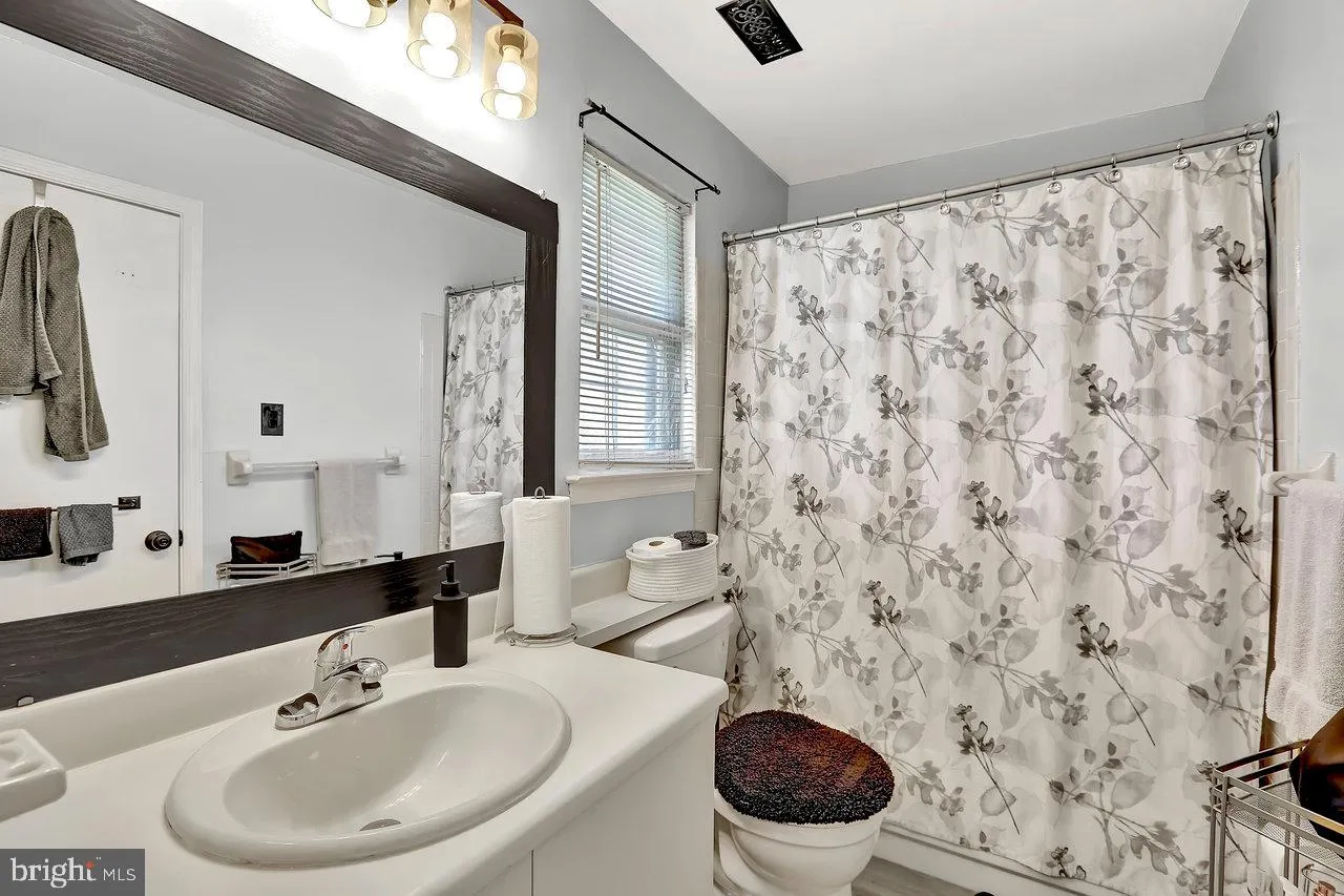 Mount Laurel, New Jersey 08054, United States, 2 Bedrooms Bedrooms, ,2 BathroomsBathrooms,Residential,Contingent,88801