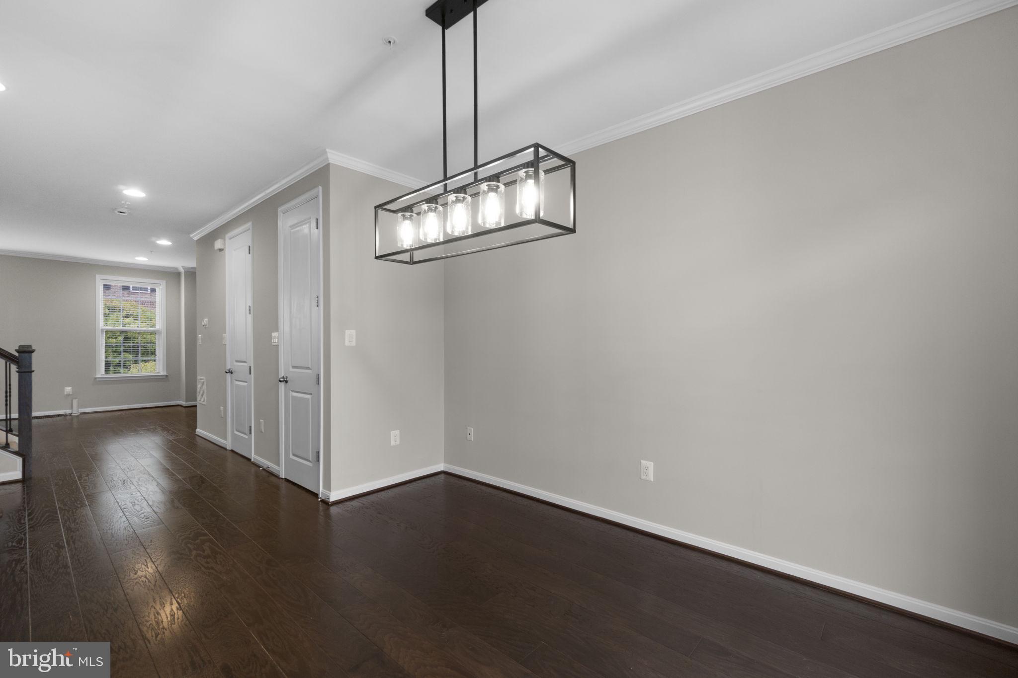 ELKRIDGE CROSSING - Residential