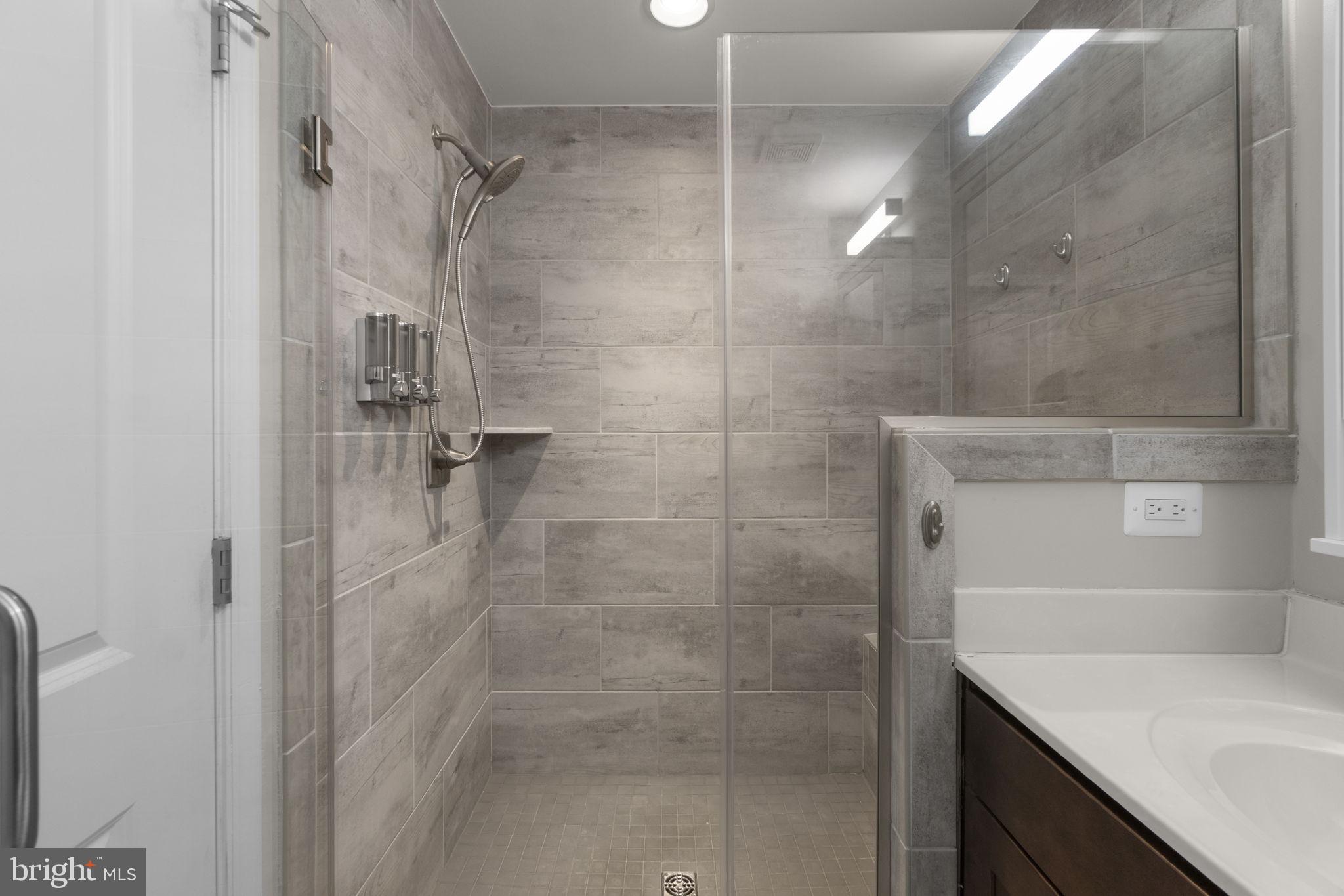 ELKRIDGE CROSSING - Residential