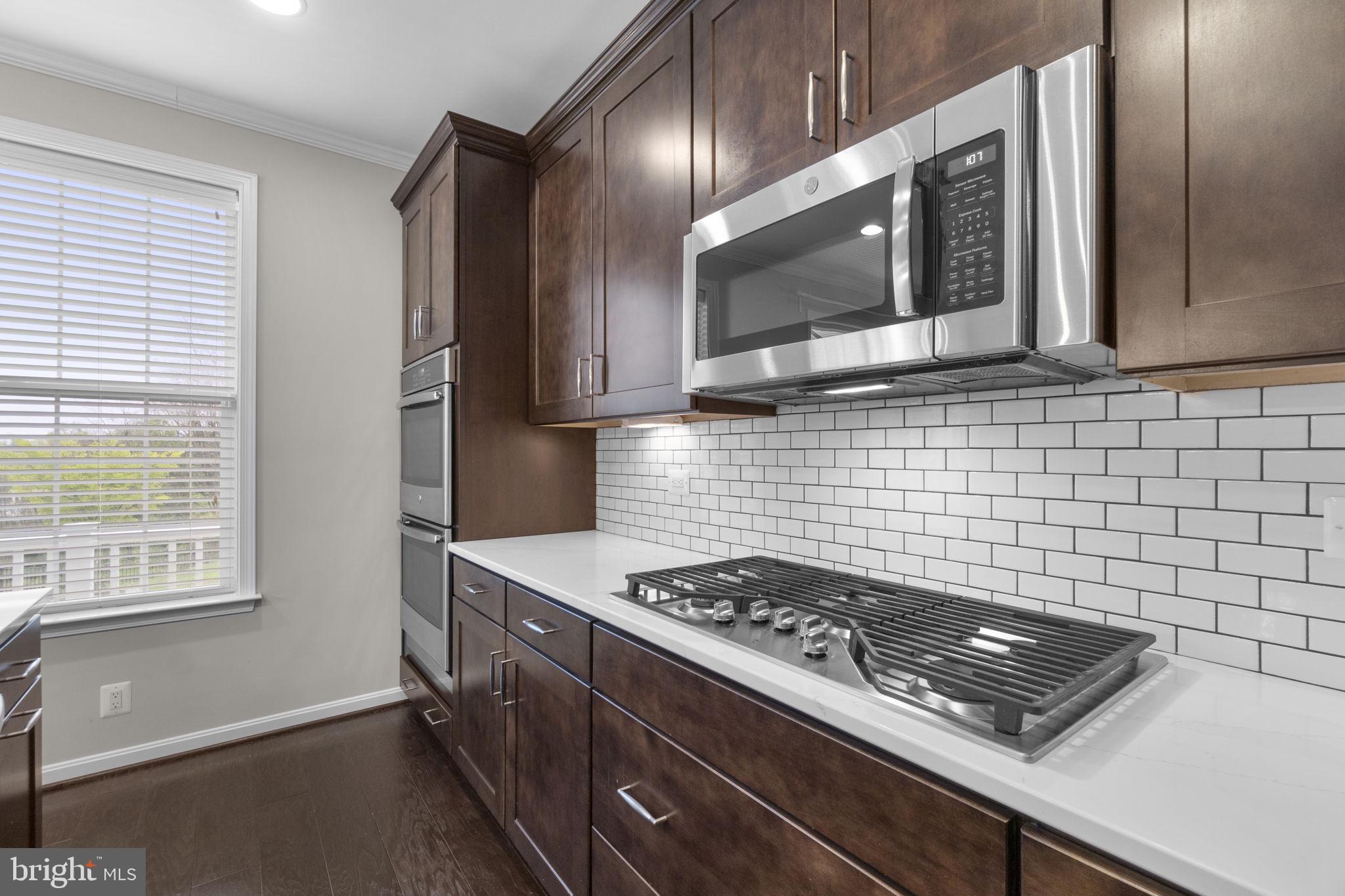 ELKRIDGE CROSSING - Residential