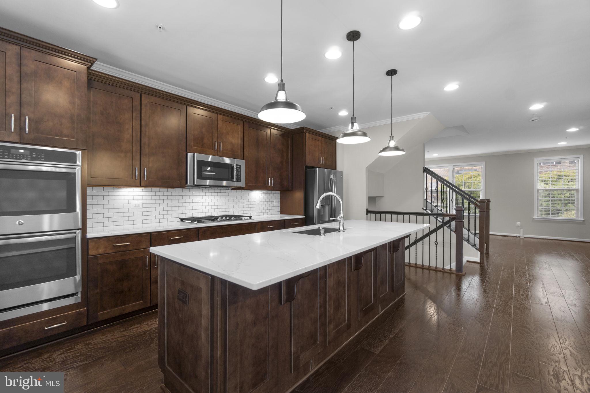 ELKRIDGE CROSSING - Residential