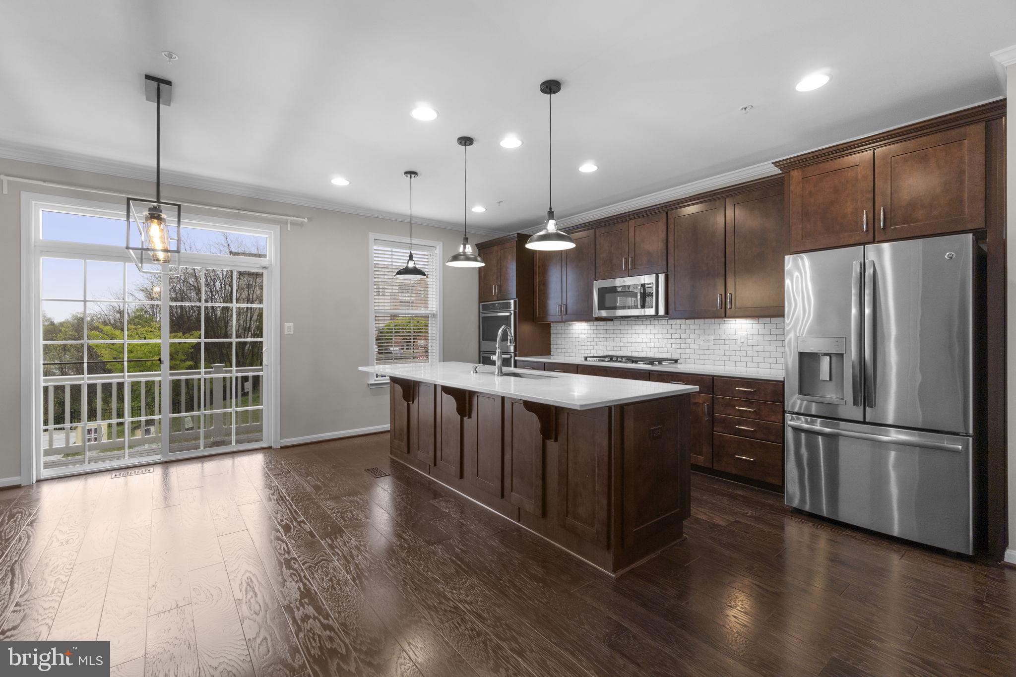 ELKRIDGE CROSSING - Residential