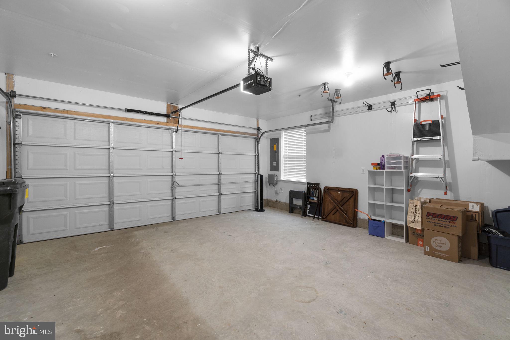 ELKRIDGE CROSSING - Residential