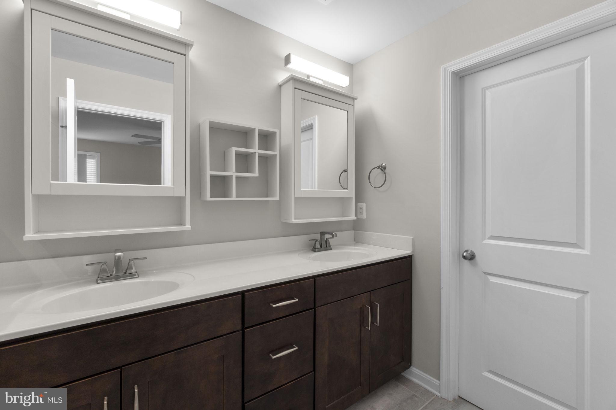 ELKRIDGE CROSSING - Residential