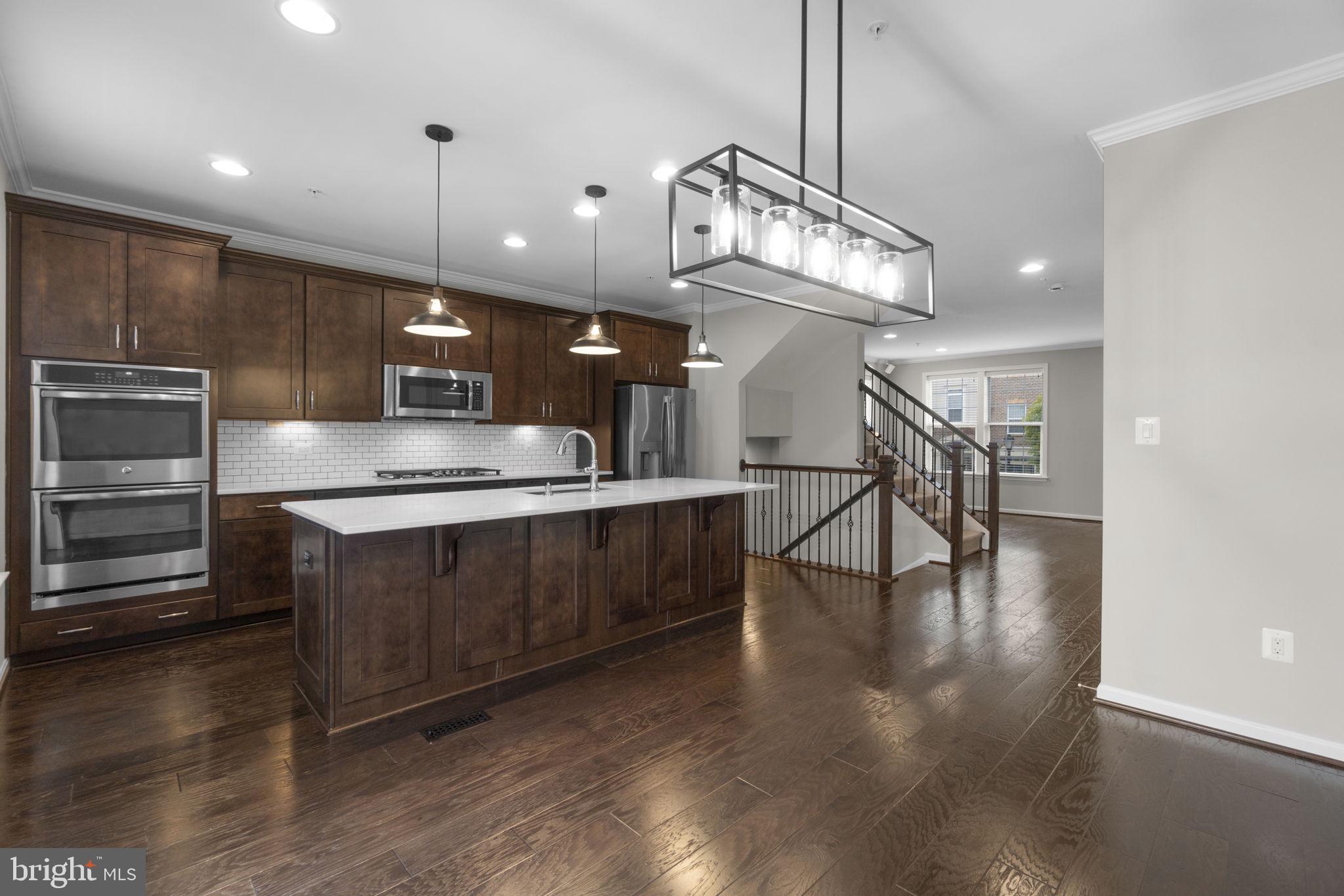 ELKRIDGE CROSSING - Residential