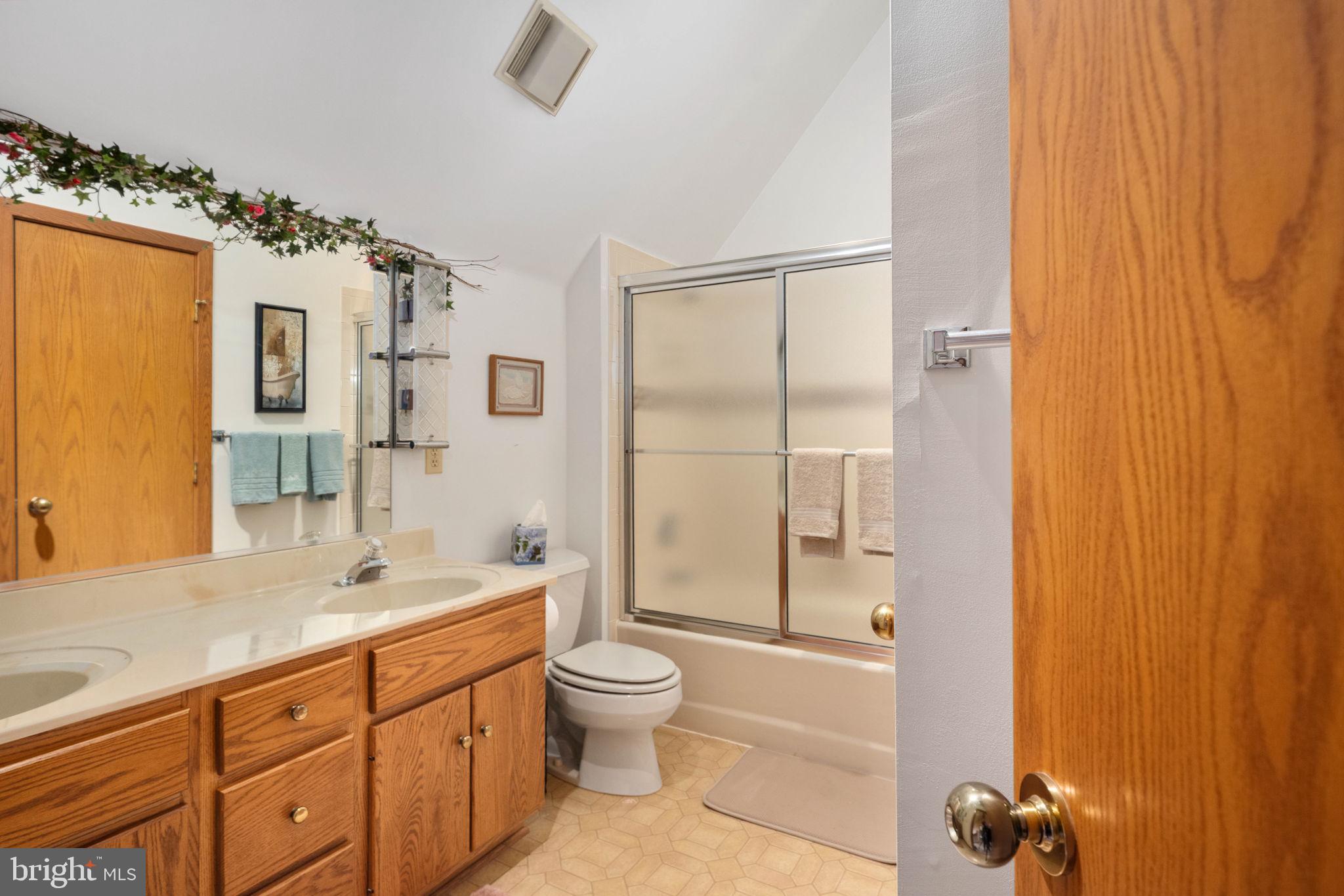 TARA WOODS - Residential