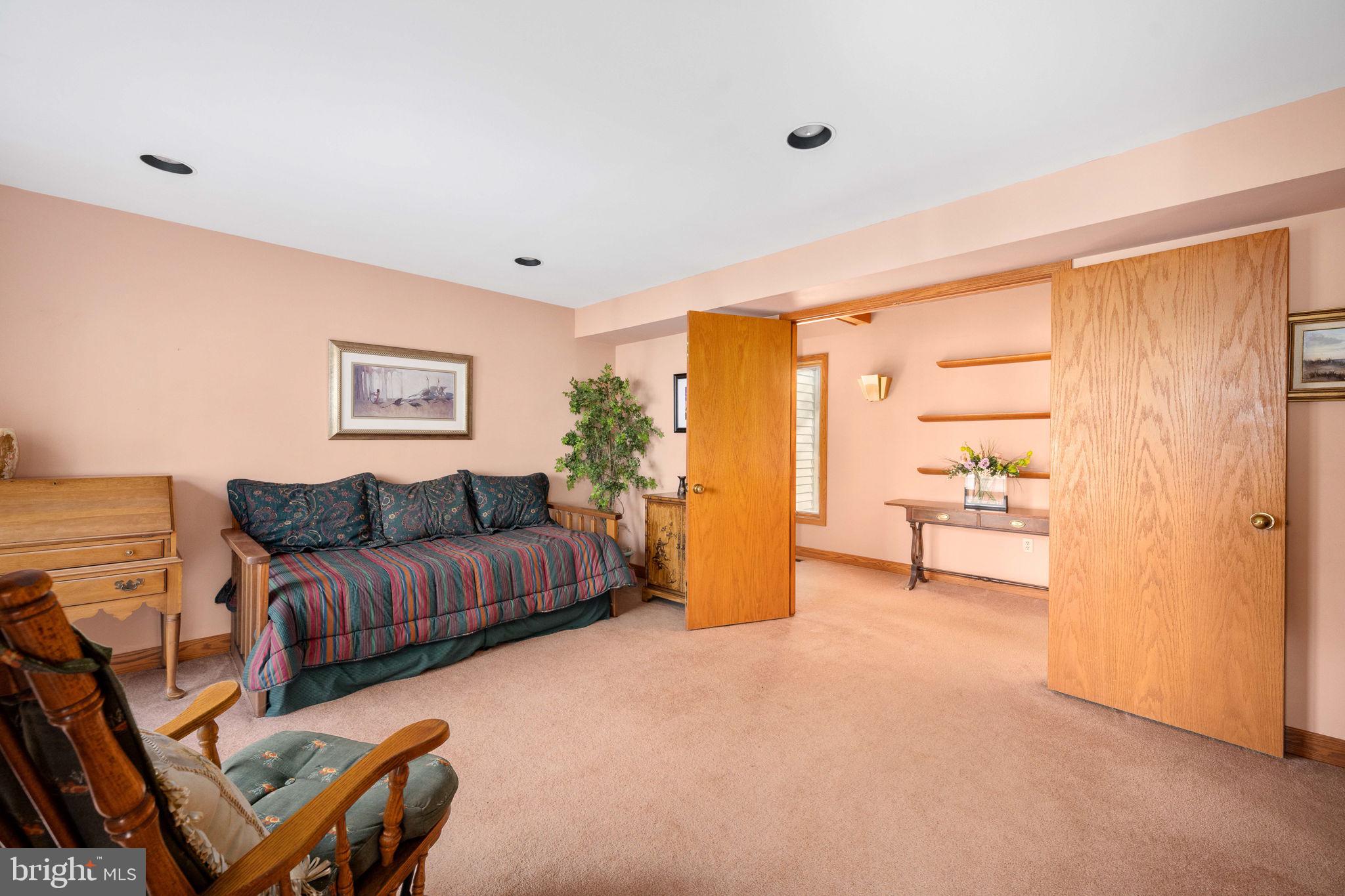 TARA WOODS - Residential