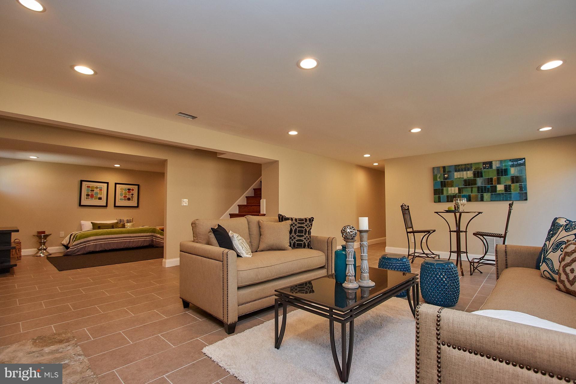 CHAPEL SQUARE - Residential