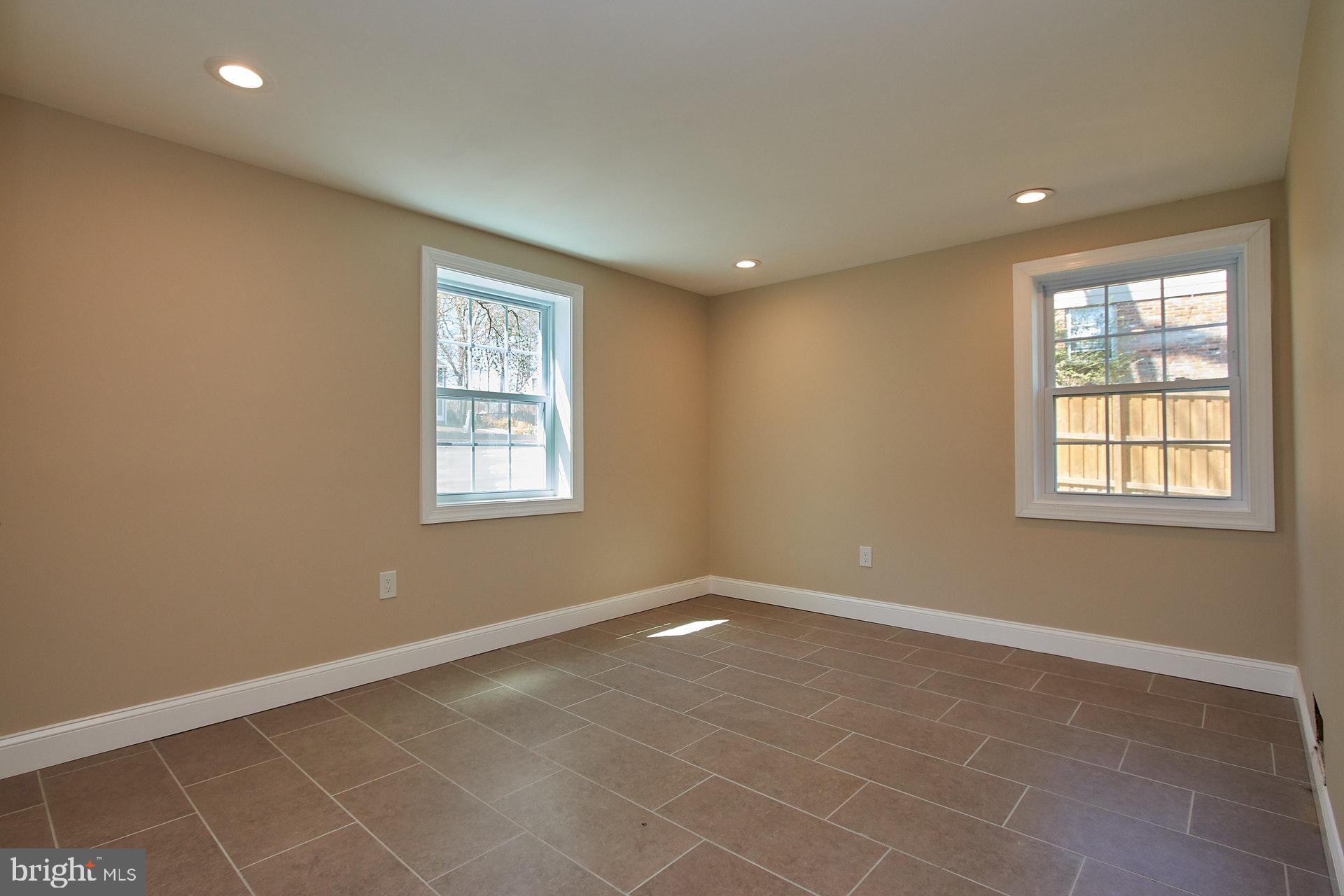 CHAPEL SQUARE - Residential