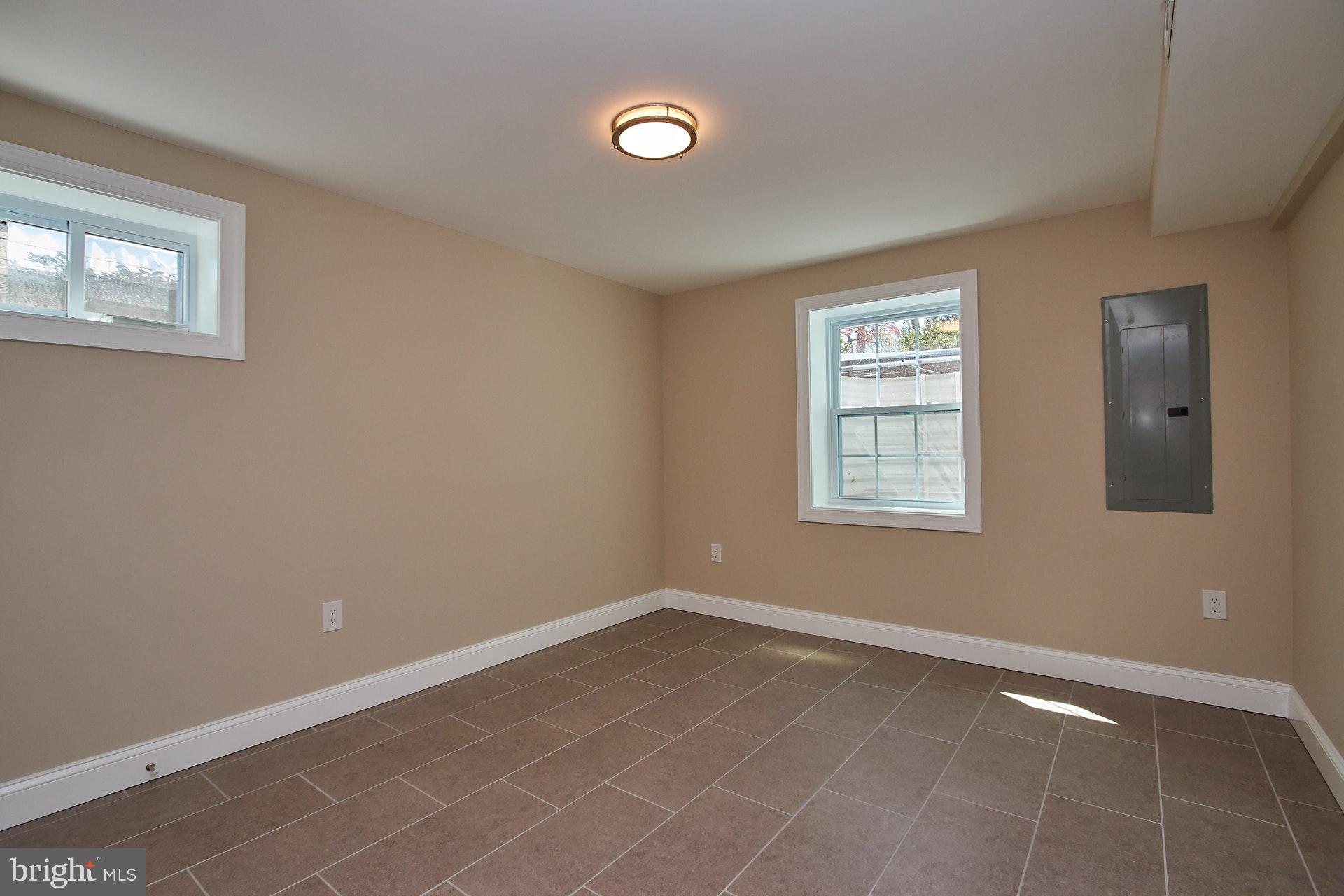 CHAPEL SQUARE - Residential