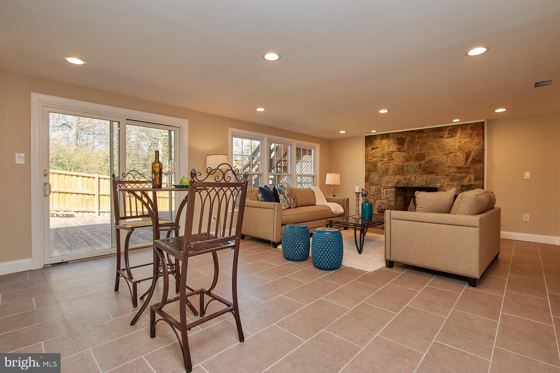 CHAPEL SQUARE - Residential