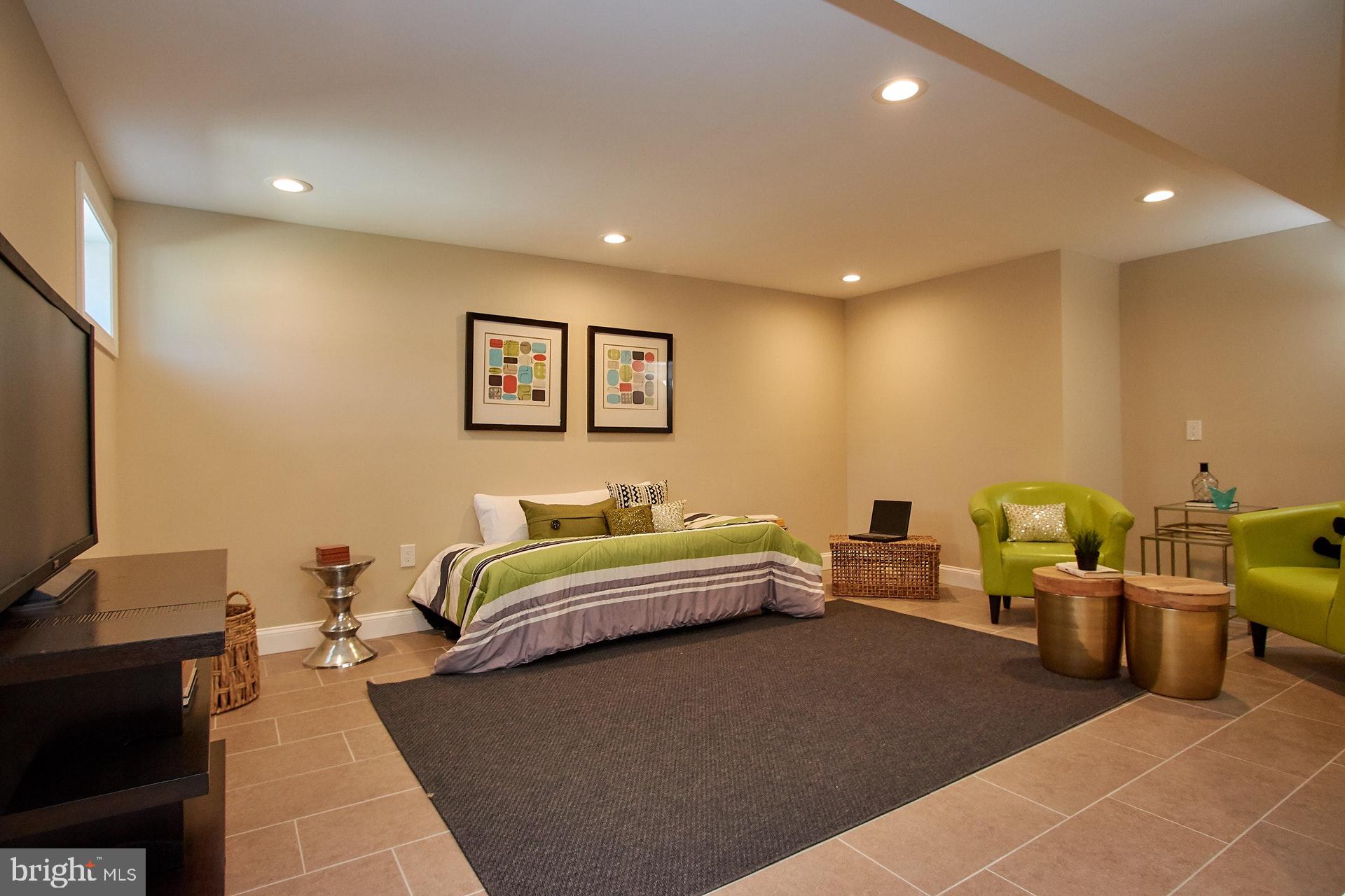 CHAPEL SQUARE - Residential