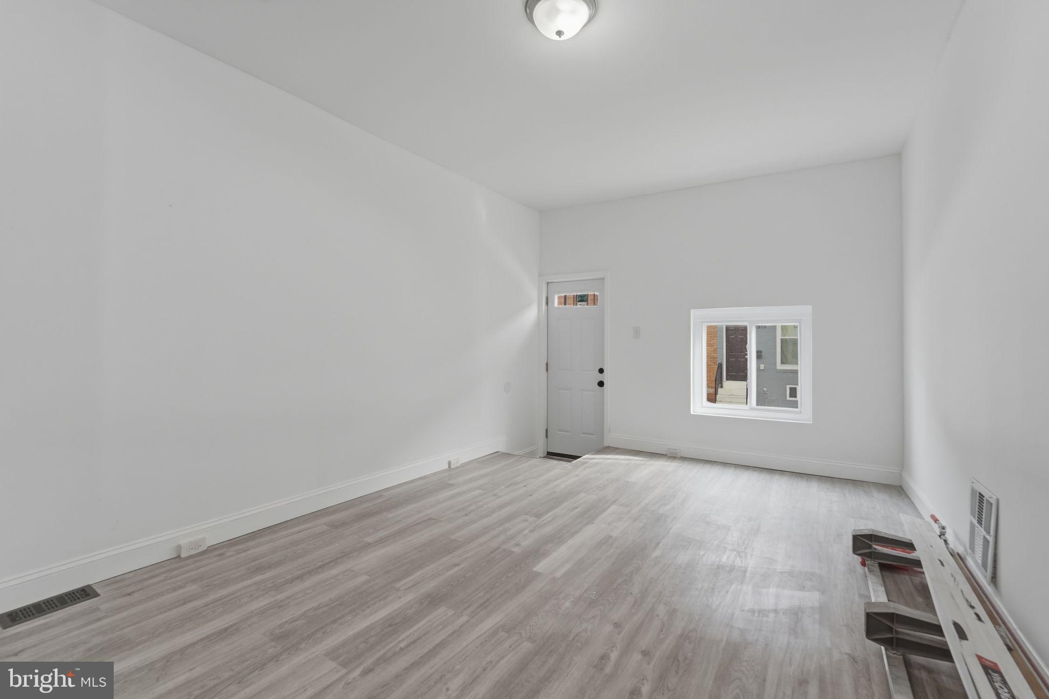 MADISON EASTEND - Residential