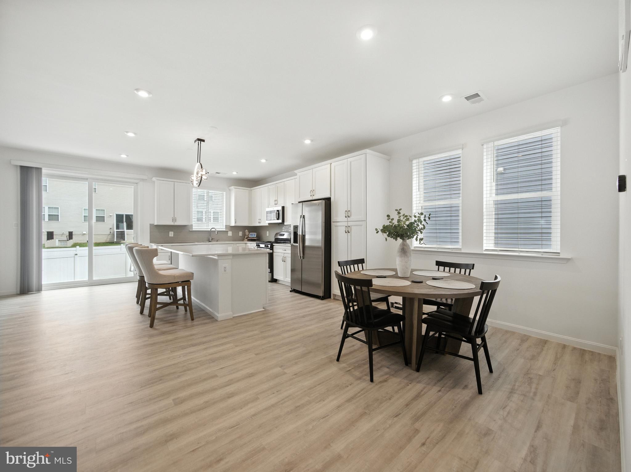 RAVEN OAKS - Residential