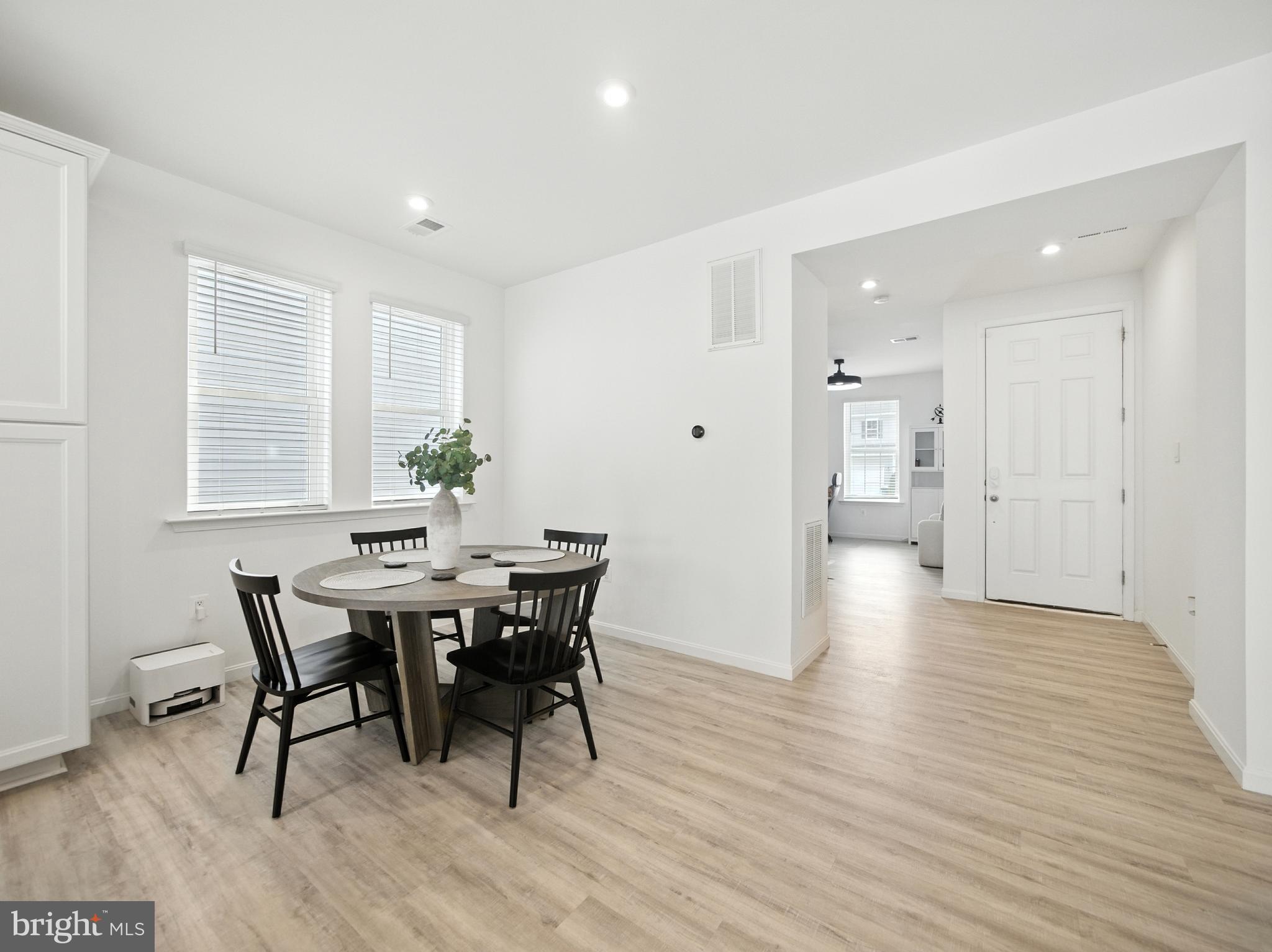 RAVEN OAKS - Residential