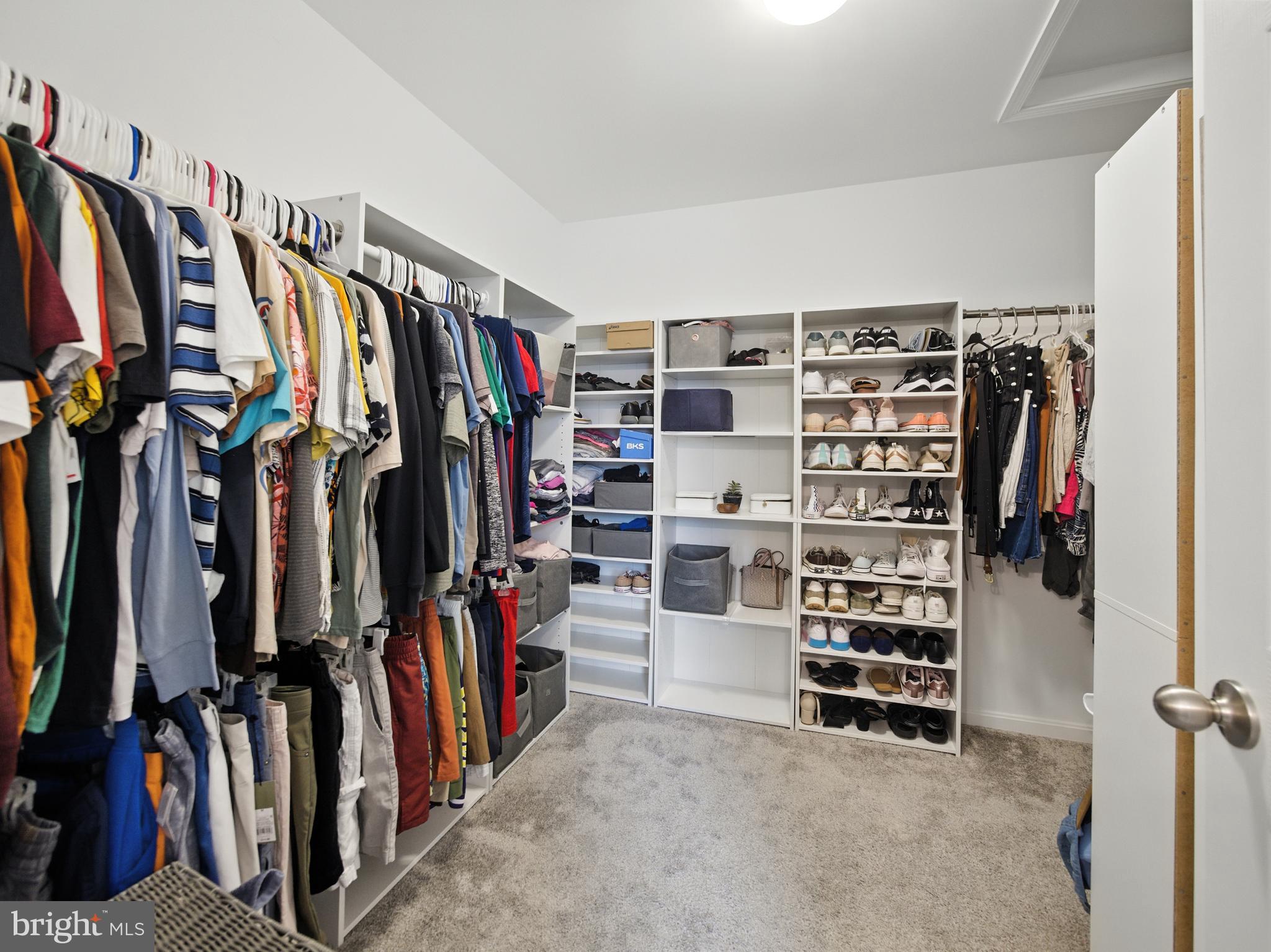 RAVEN OAKS - Residential