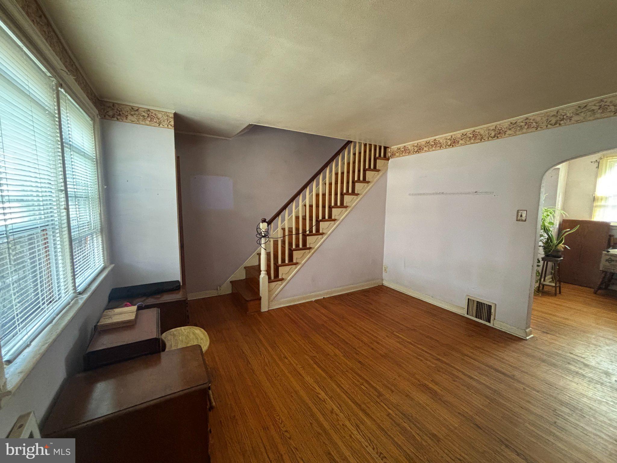 650 E RAYMOND