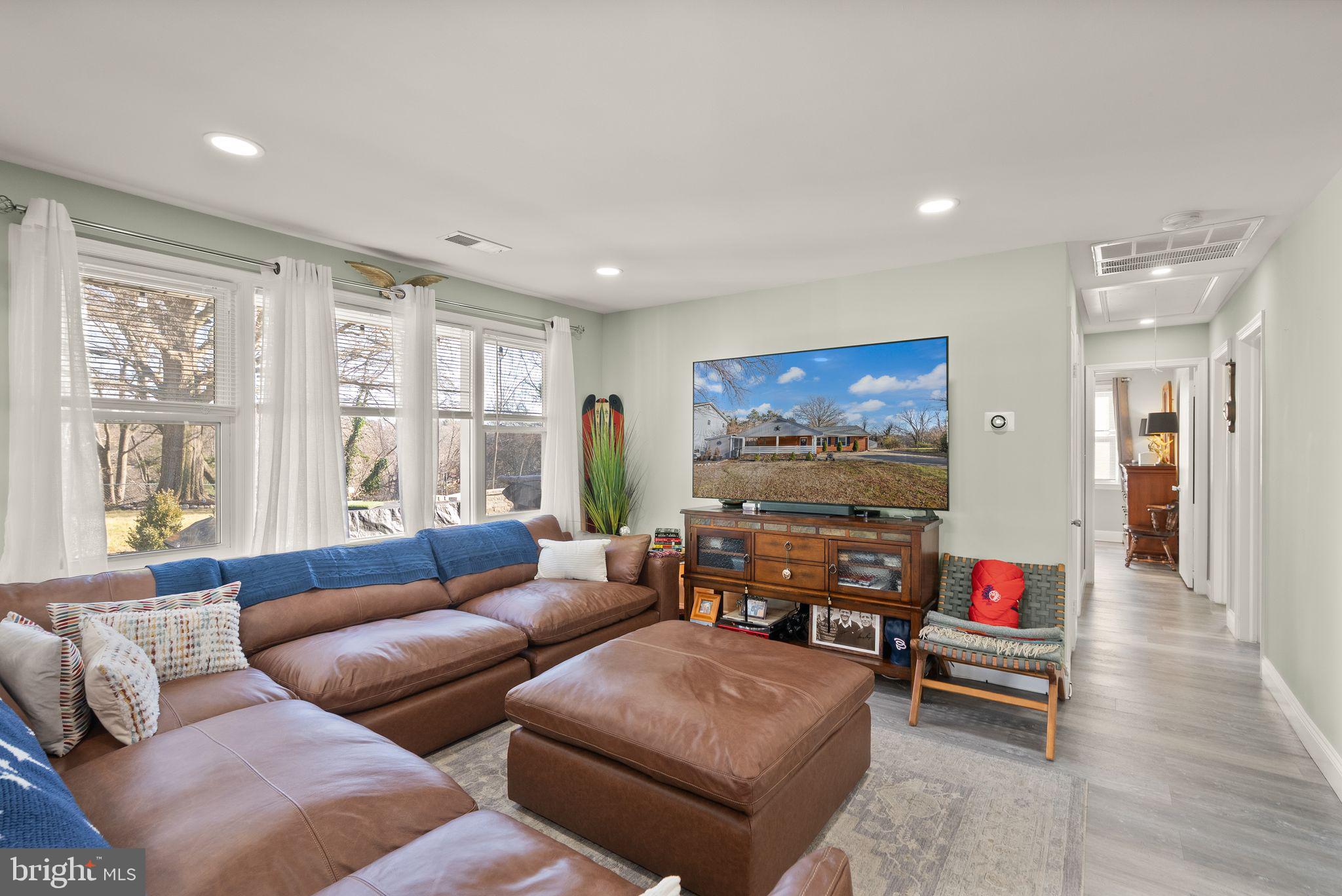 VIRGINIA HILLS - Residential