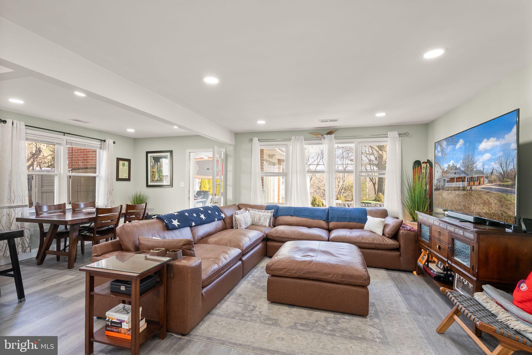 VIRGINIA HILLS - Residential