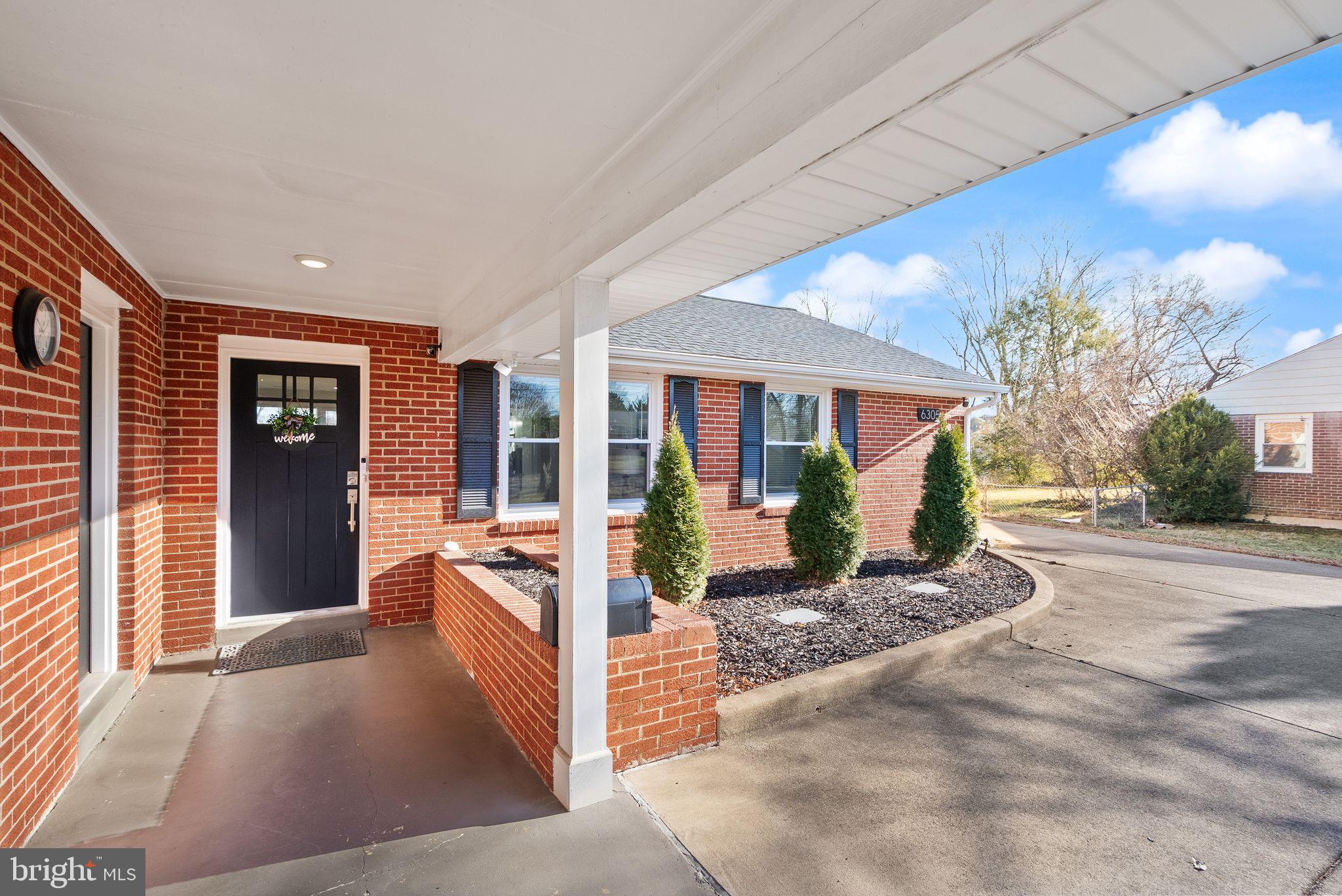 6305 HILLVIEW AVENUE