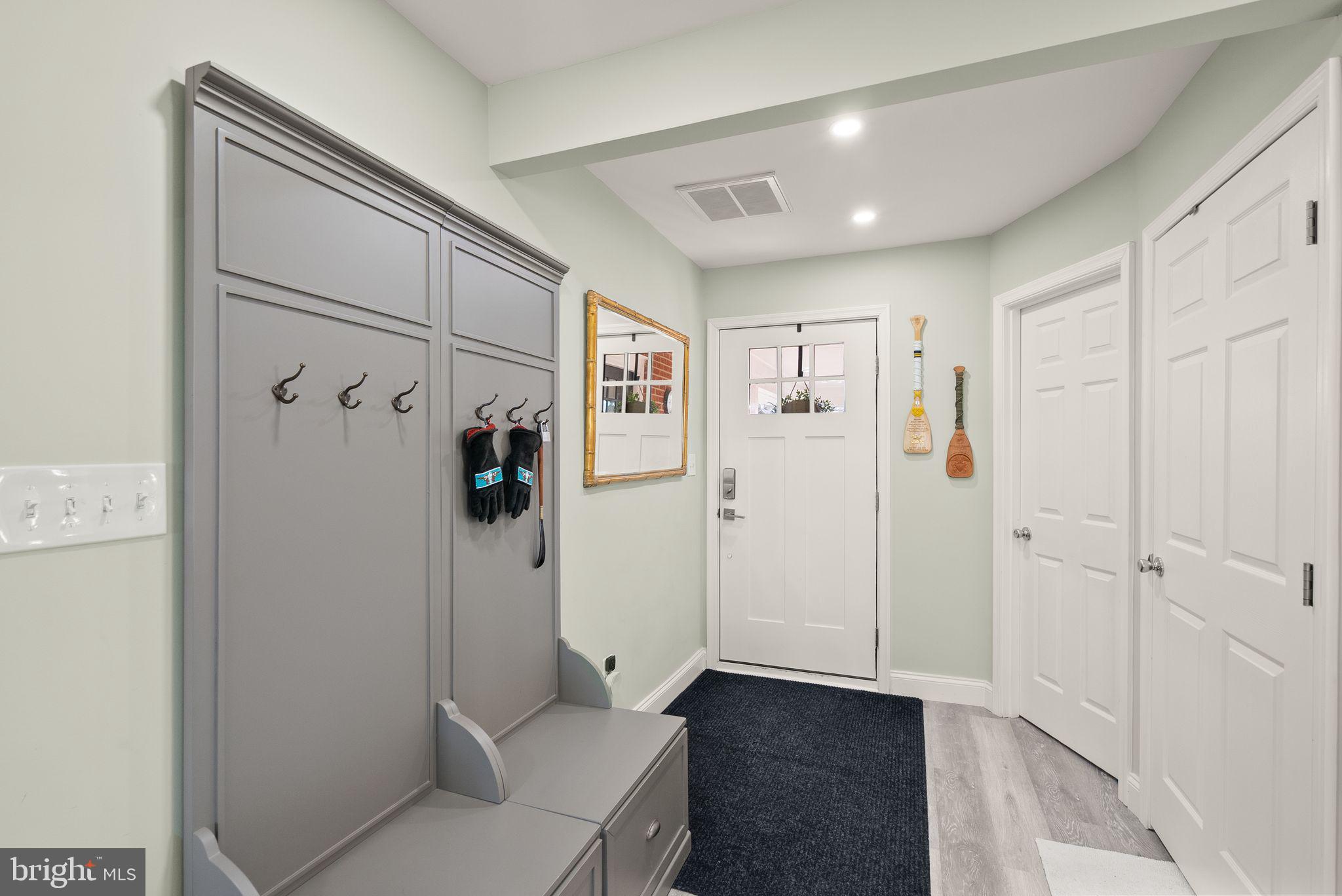 6305 HILLVIEW AVENUE