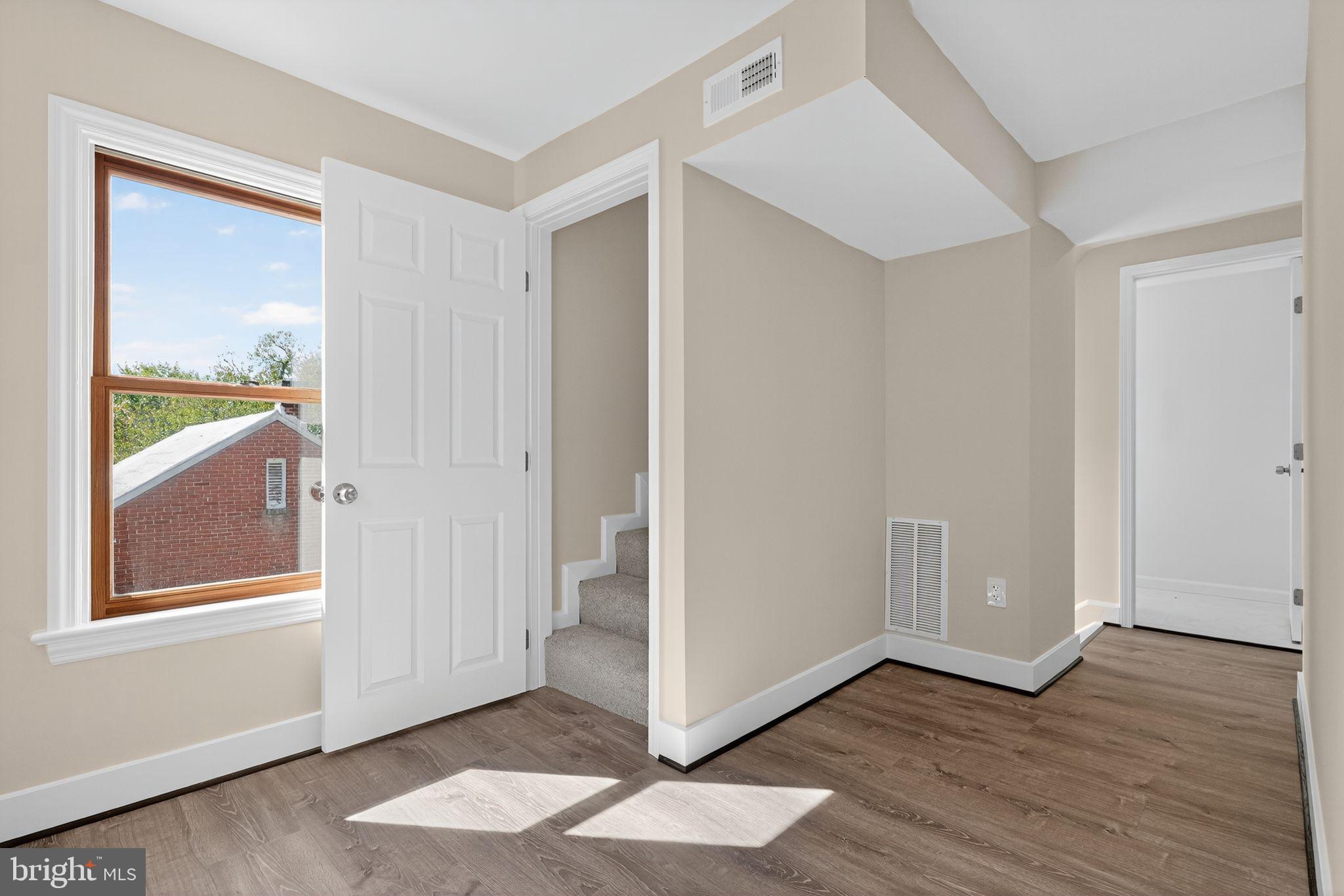 WILLIAMSPORT - Residential