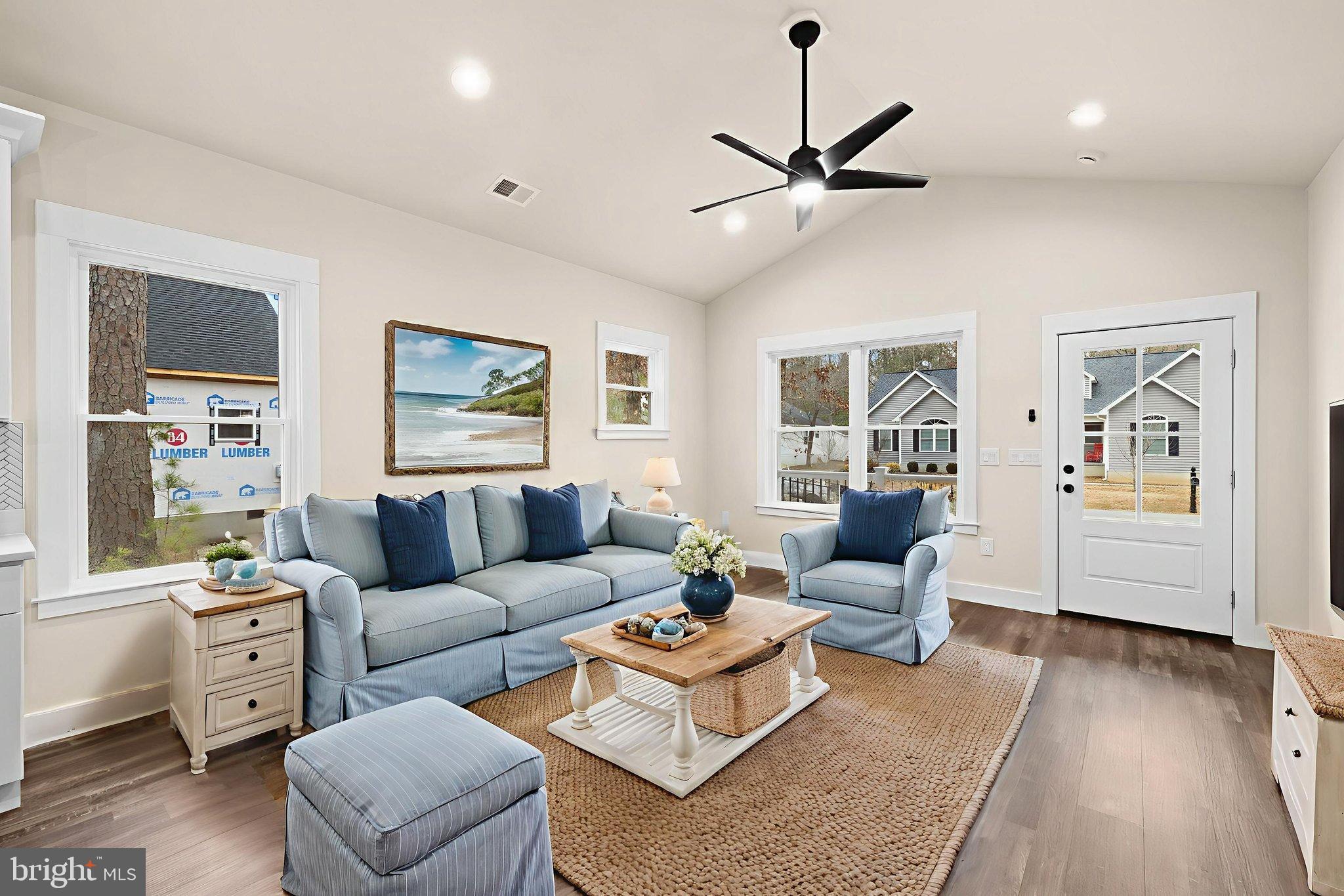 COLONIAL BEACH - Residential