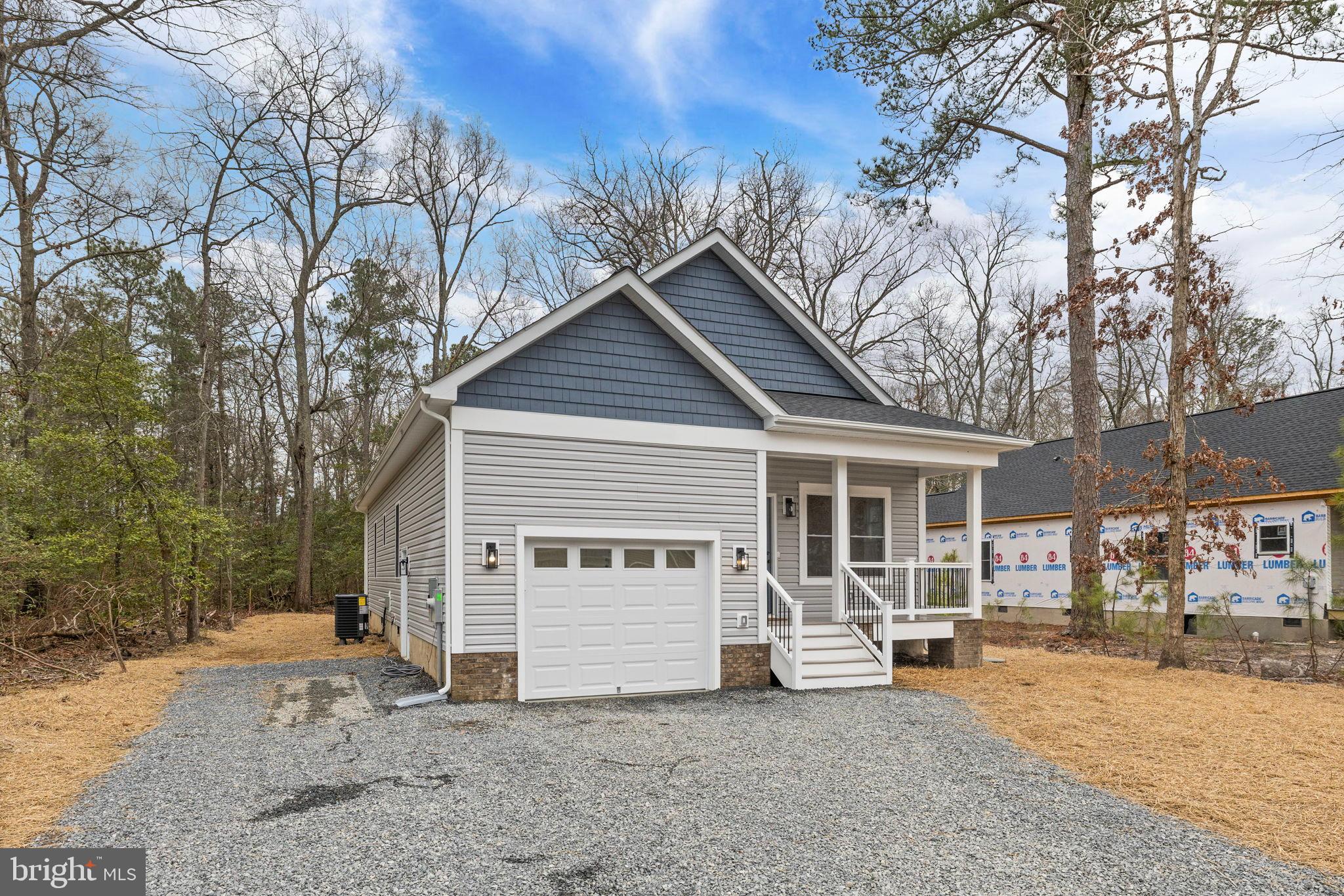 COLONIAL BEACH - Residential