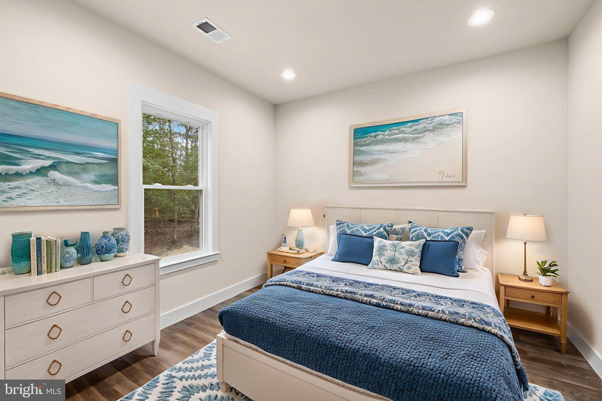 COLONIAL BEACH - Residential