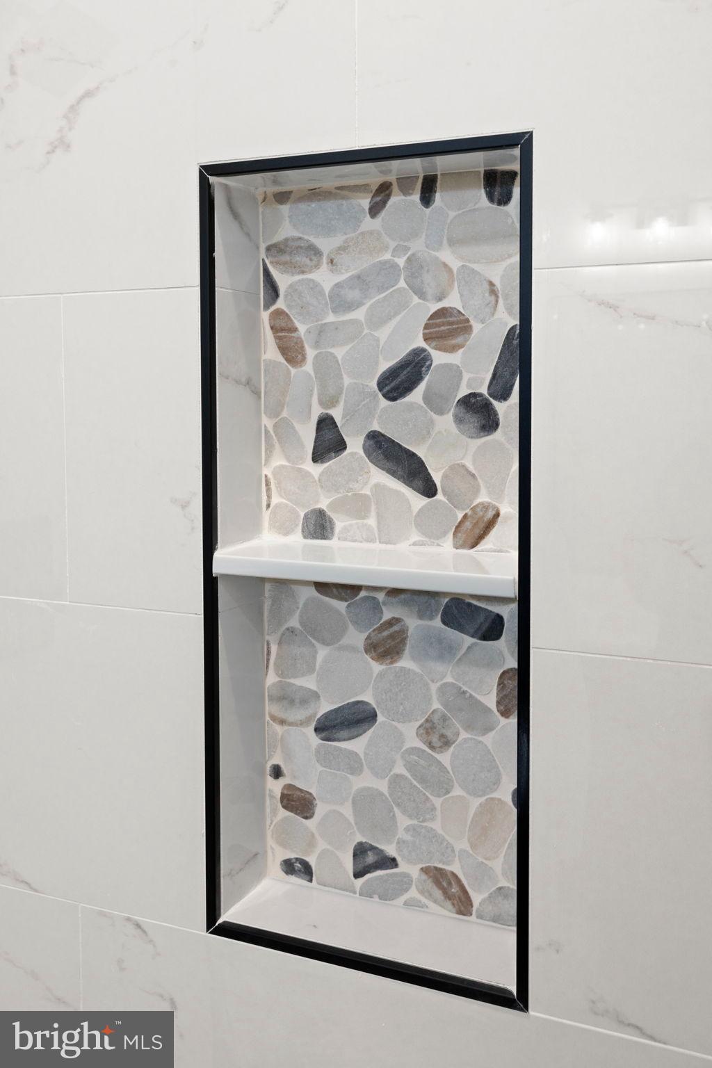 COLONIAL BEACH - Residential