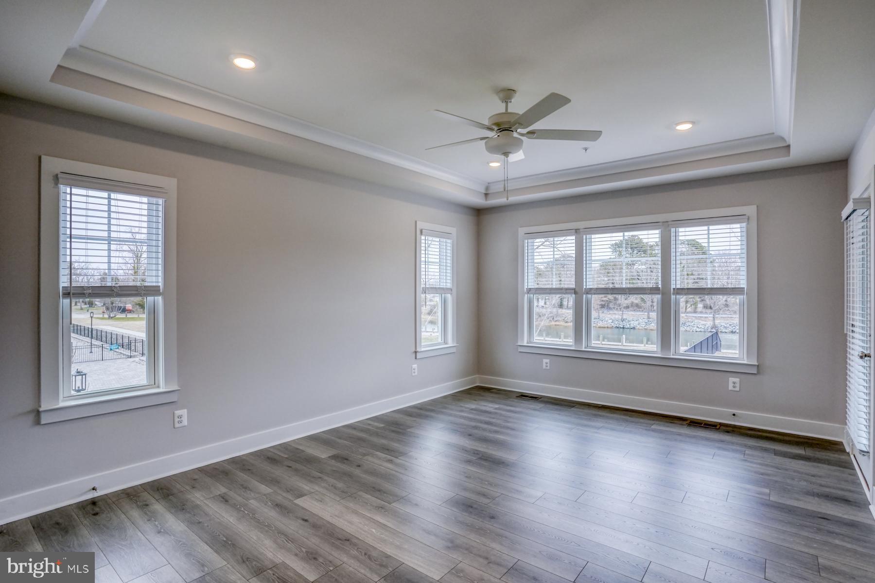 OYSTER HOUSE VILLAGE - Residential