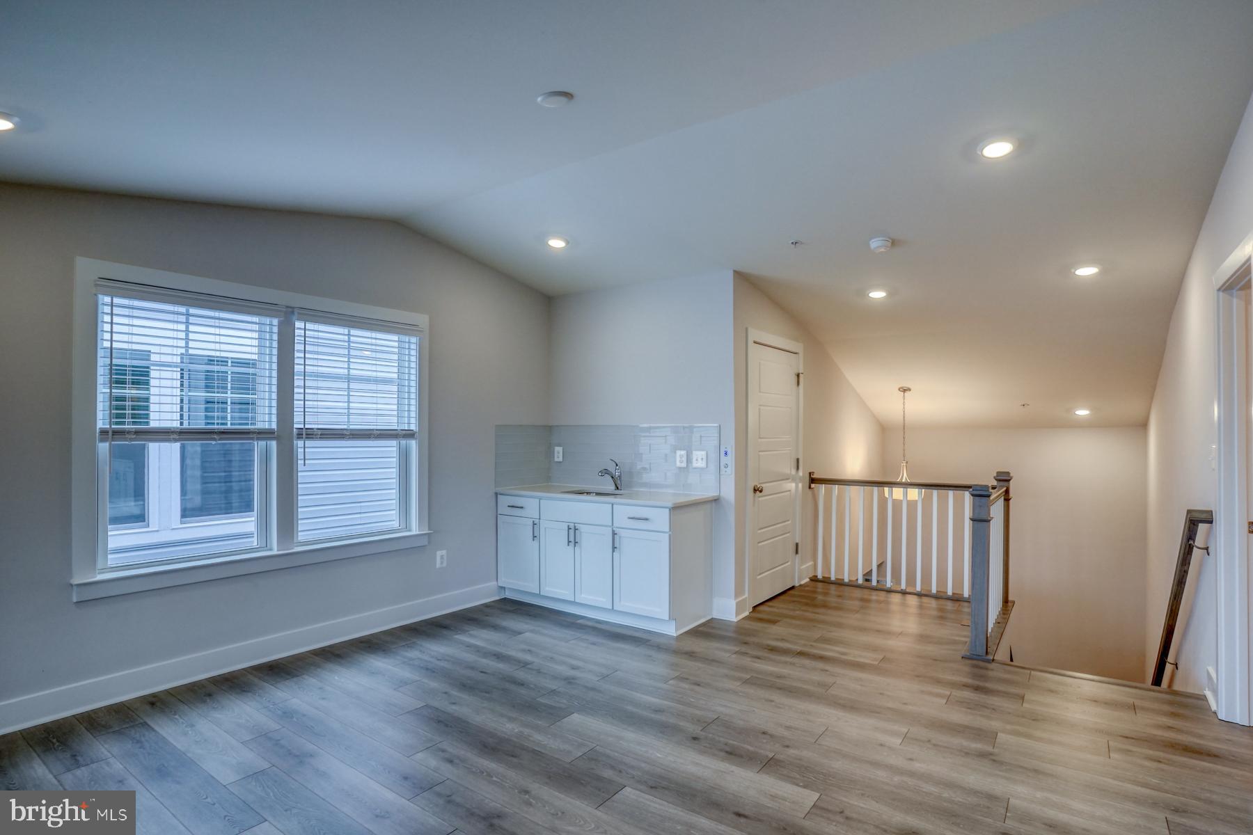 OYSTER HOUSE VILLAGE - Residential