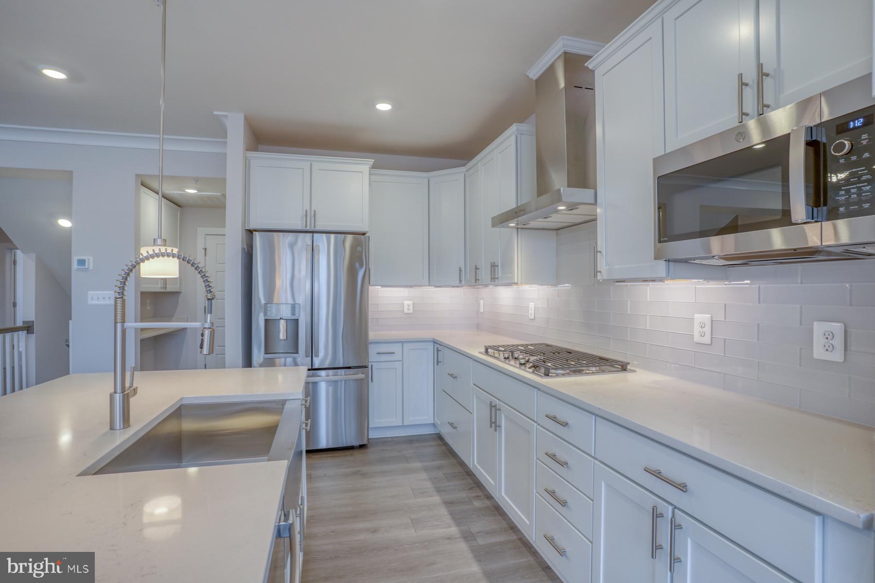 OYSTER HOUSE VILLAGE - Residential