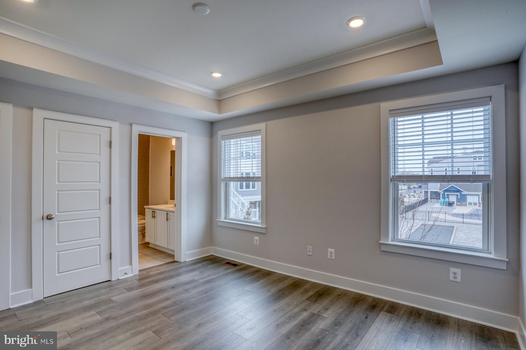 OYSTER HOUSE VILLAGE - Residential