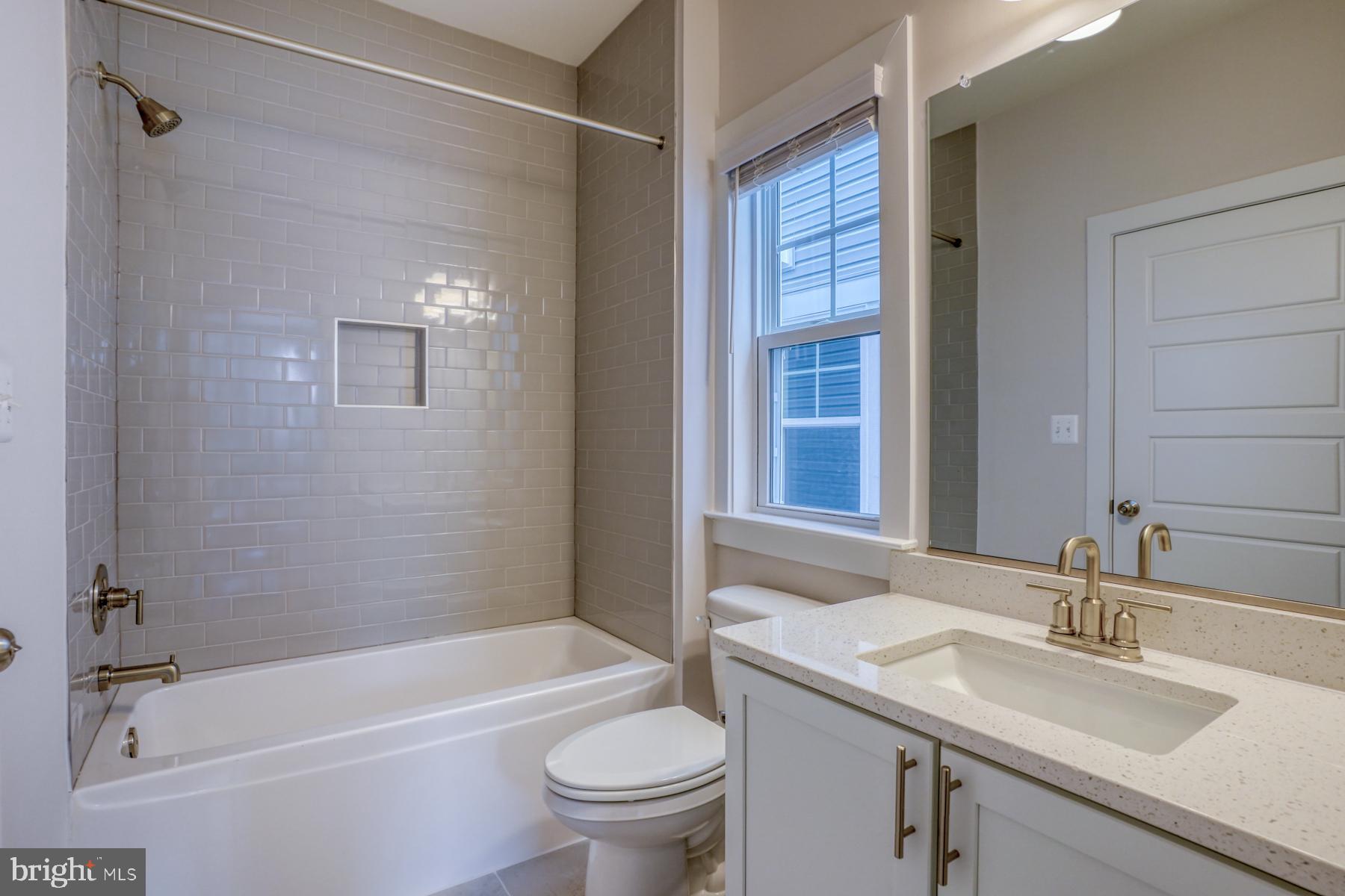 OYSTER HOUSE VILLAGE - Residential