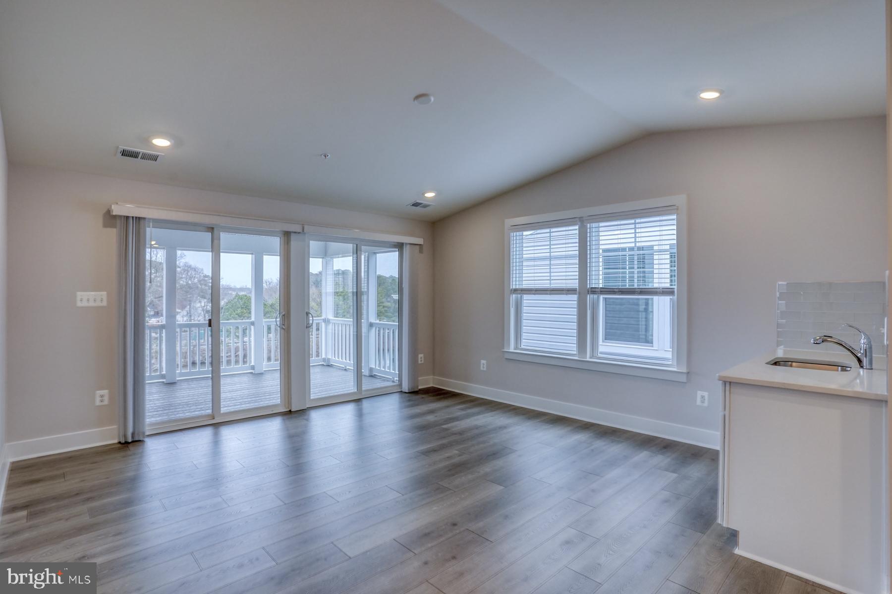 OYSTER HOUSE VILLAGE - Residential