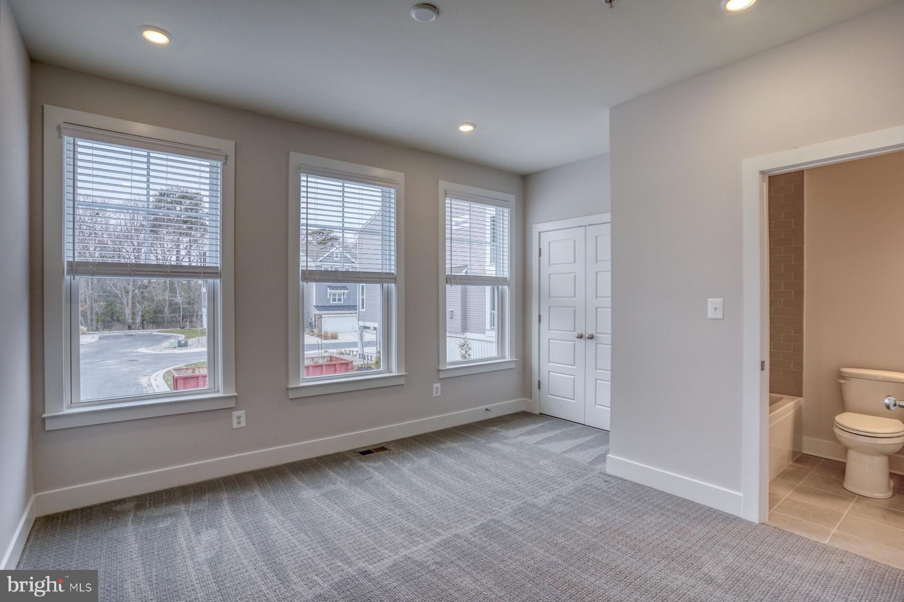 OYSTER HOUSE VILLAGE - Residential