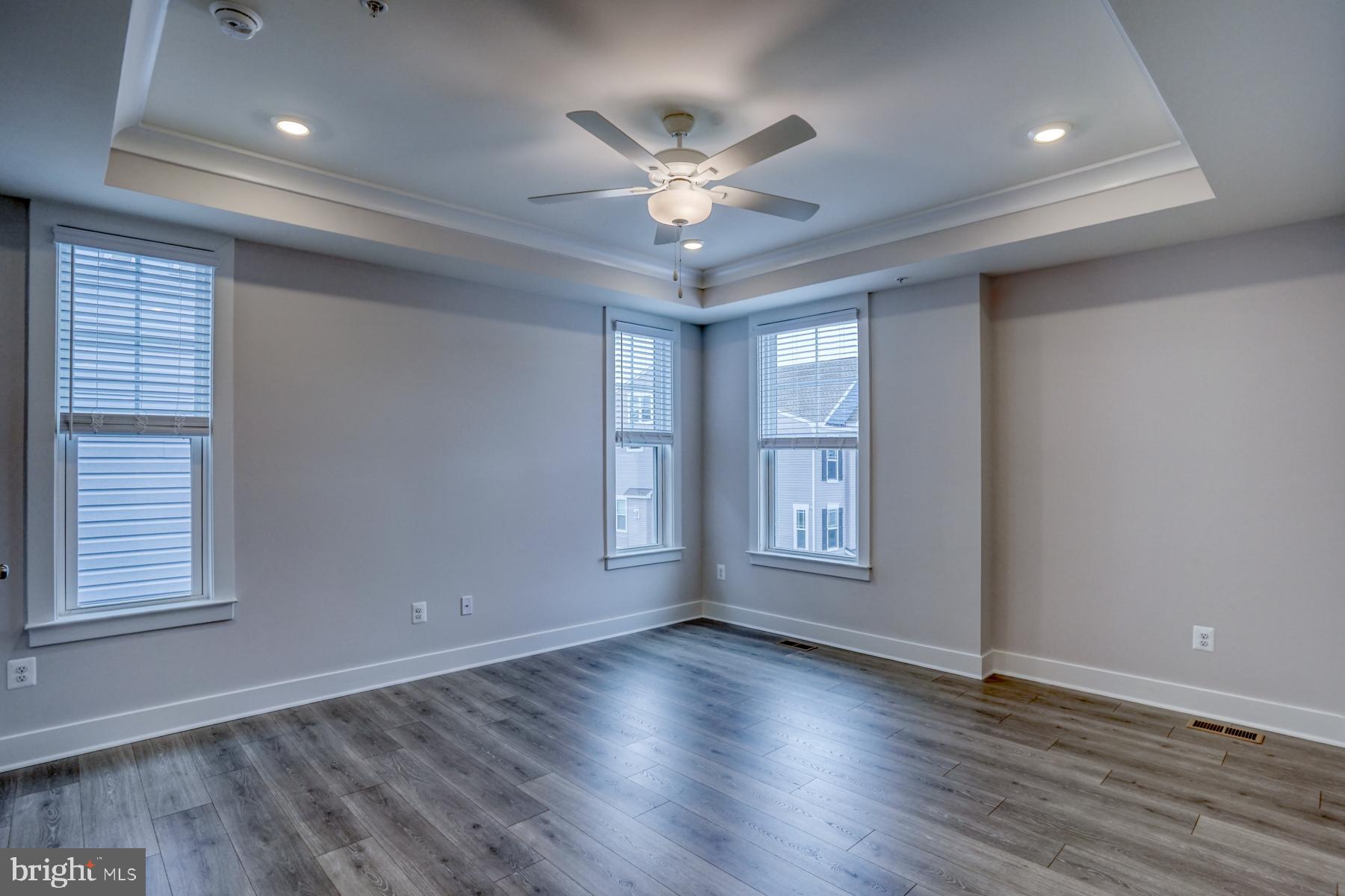 OYSTER HOUSE VILLAGE - Residential