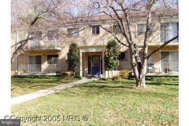 BACK ON THE MARKET****APPRAISED $210K****EXPANDED & BRIGHT 905 SQ FT UNIT*ONE OF LARGEST, 1BR PLAN IN PARKSIDE. PRIVATE PATIO OPENS TO LRG GRASS AREA LOOKING TO DEEP WOODS*LOW CONDO FEE INCLUDES ALL UTILITIES*GREAT COMMUNITY W/ LOTS OF AMENITIES*LAUNDRY*EXT STORAGE*EXCELENT LOCATION MINS TO GROSVENOR METRO, STRATHMORE CENTER, SHOPS*QUICK ACCESS TO BELTWAY/270/355*DISCLOSURES VIEW DOCS**3% BA COMM
