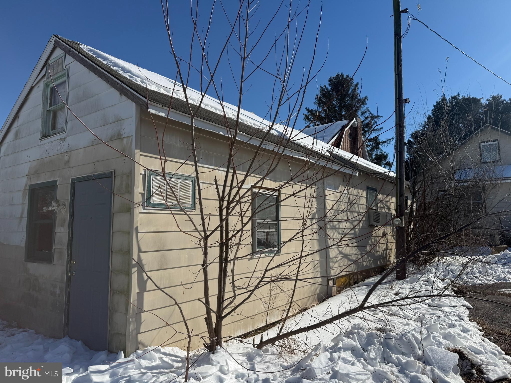 5933 LINCOLN HIGHWAY W