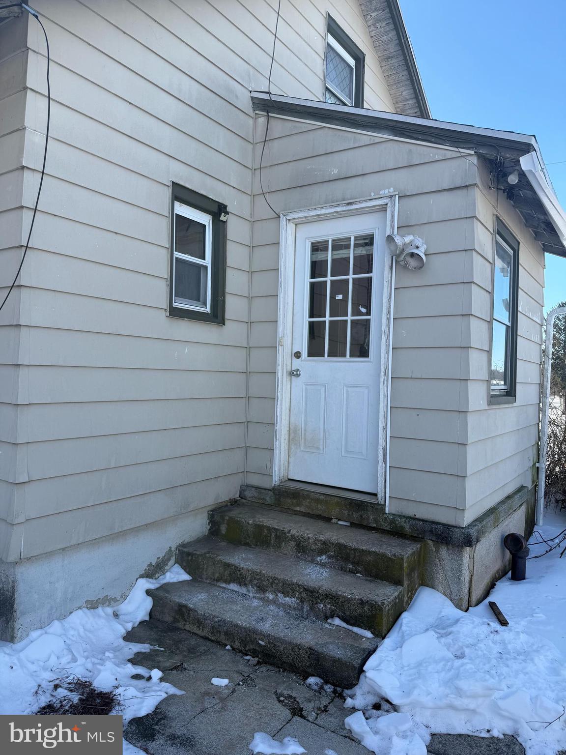 5933 LINCOLN HIGHWAY W