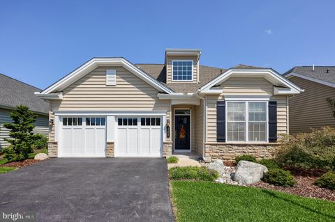 Photo of 464 Resolution Drive, LITITZ, PA 17543 (MLS # PALA2076306)