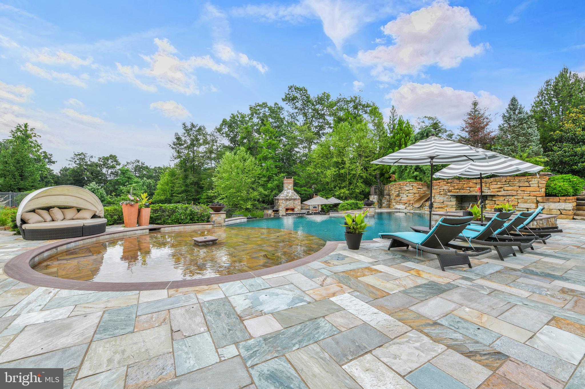 STONEHILL - Residential