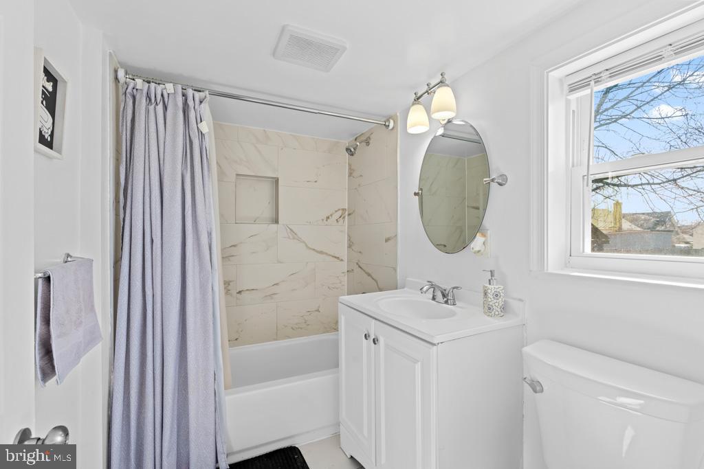 HILLCREST - Residential