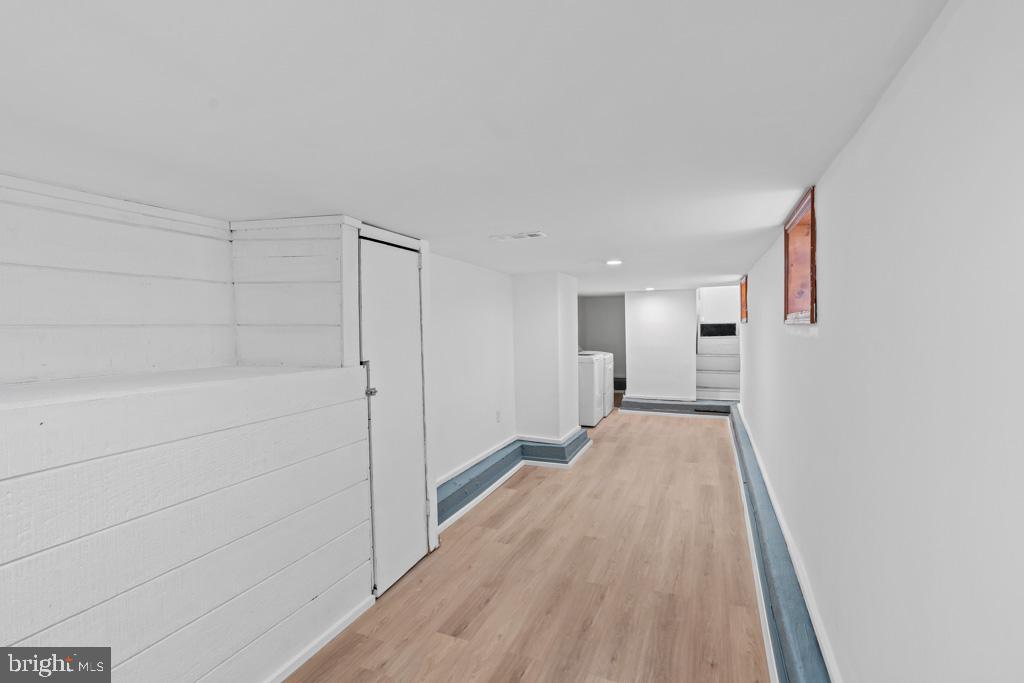 HILLCREST - Residential