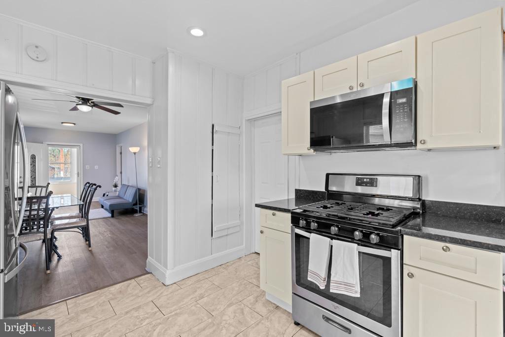 HILLCREST - Residential