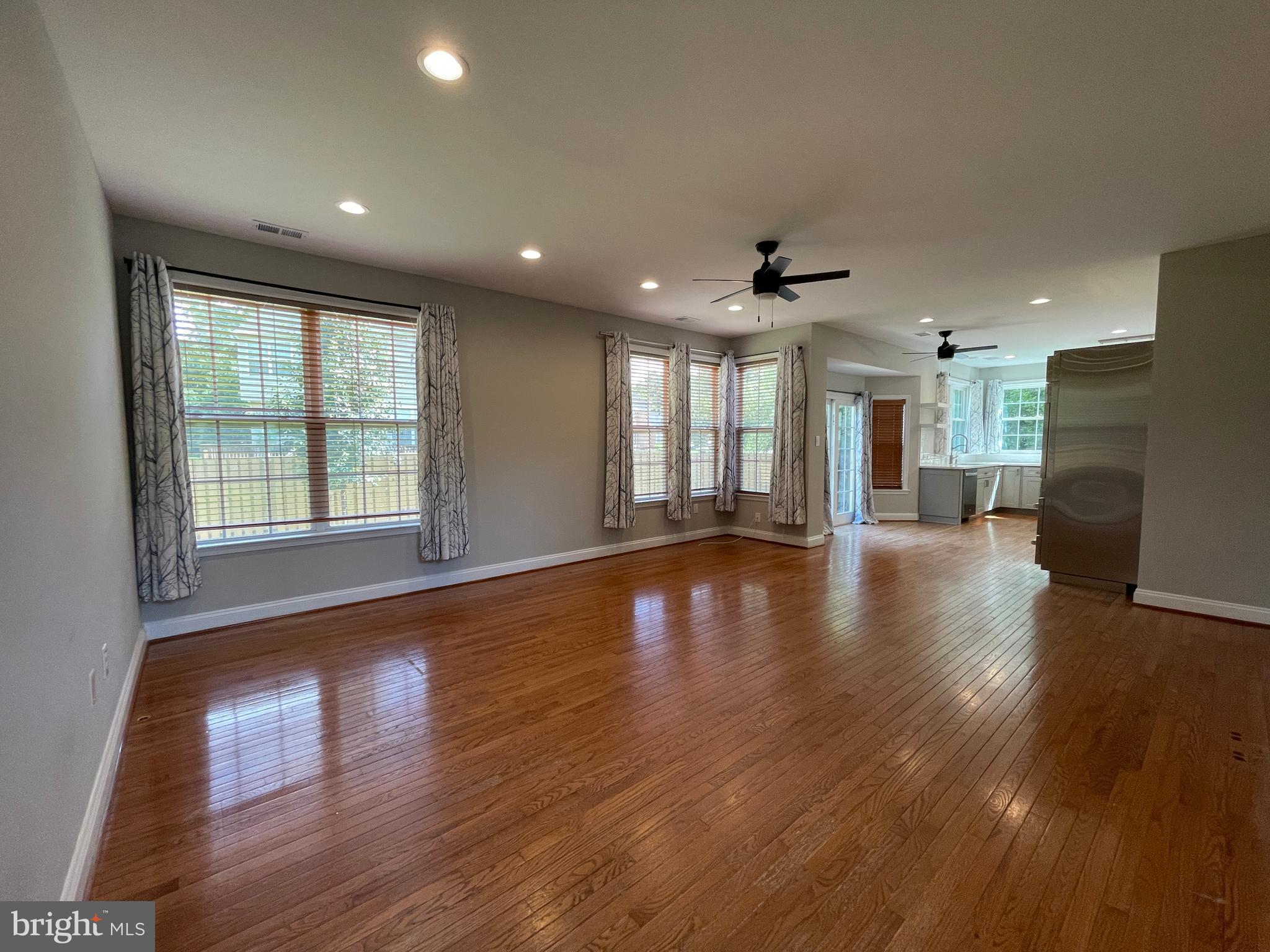 7828 GLASTENBURY COURT