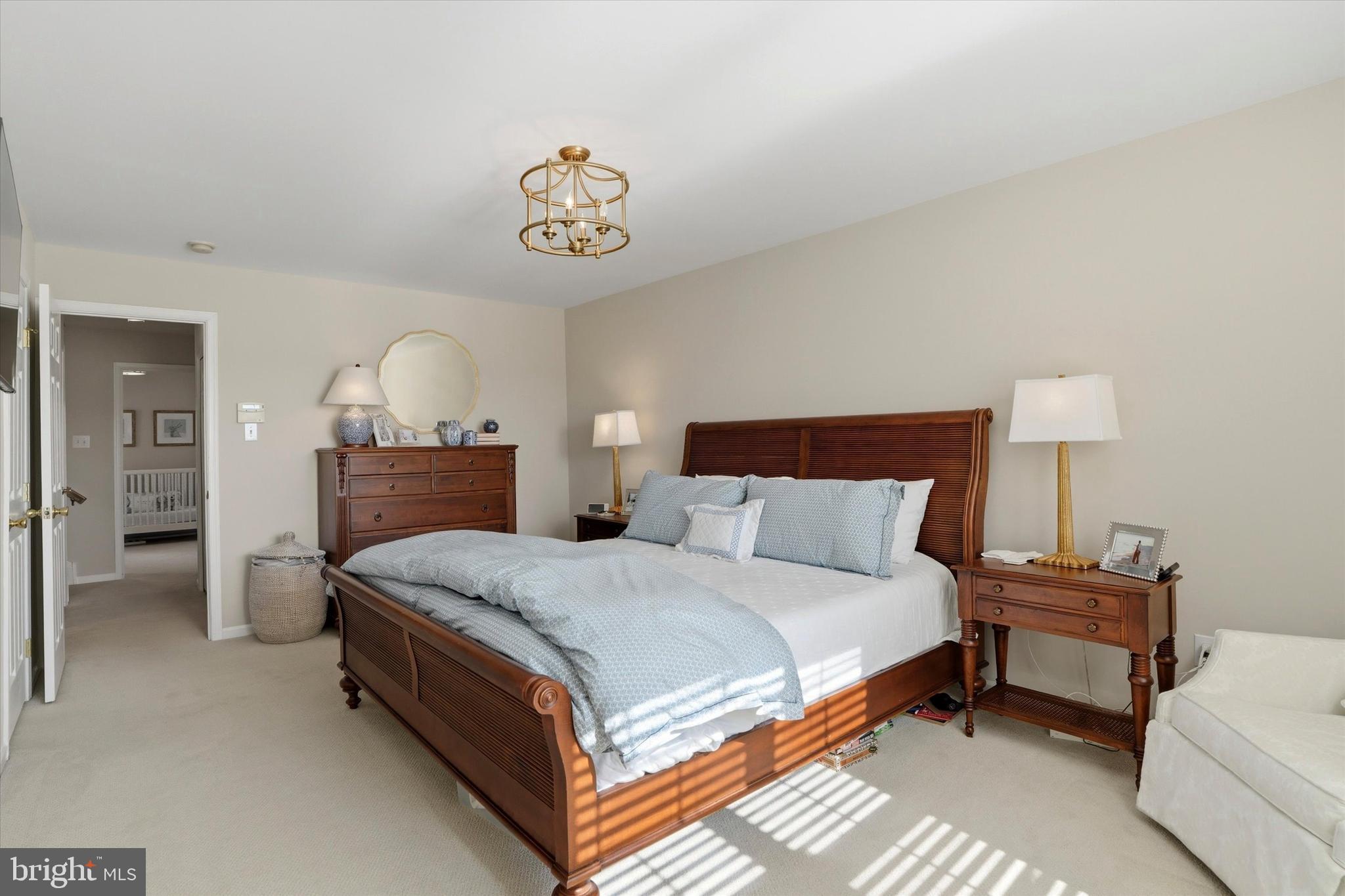 FREEDLEY SQUARE - Residential